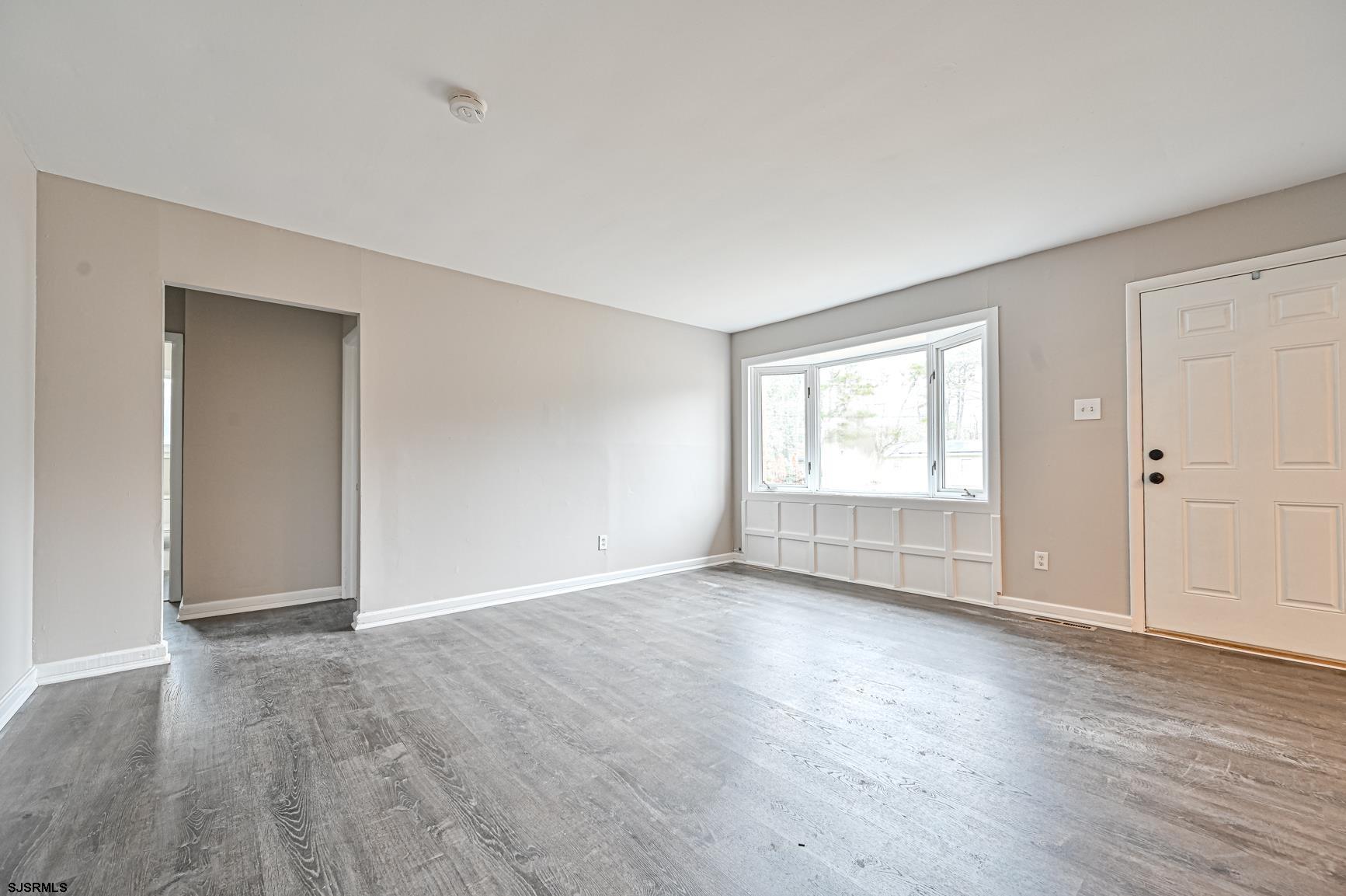 317 E Collings Dr - Picture 2