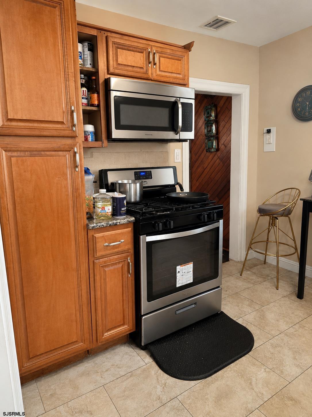 1610 Madison Avenue - Picture 3