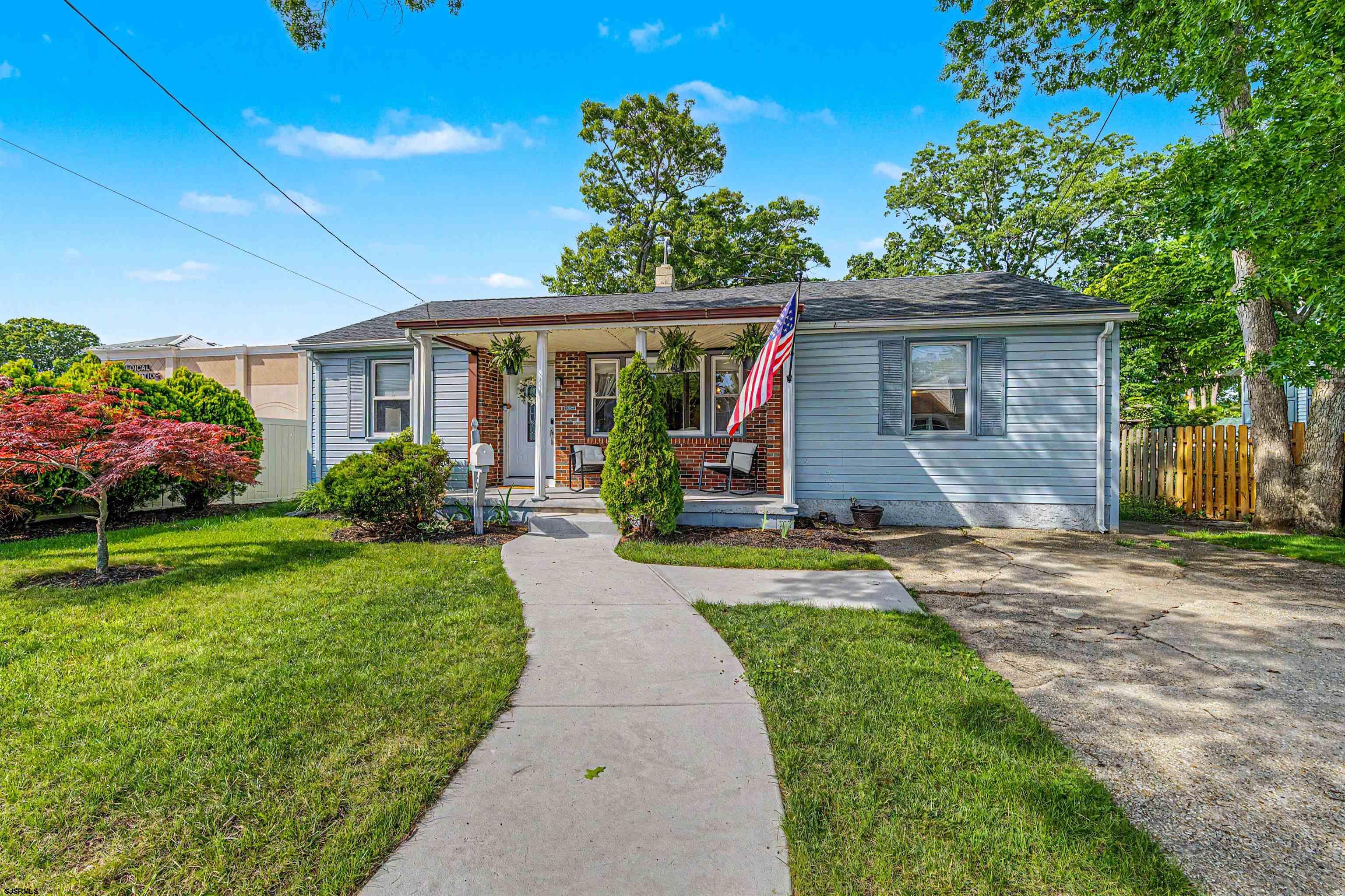 327 W Oakcrest Avenue - Northfield