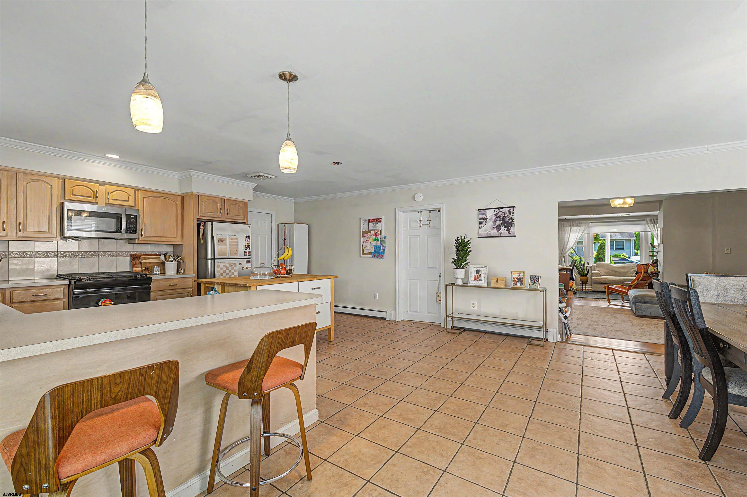 327 W Oakcrest Avenue