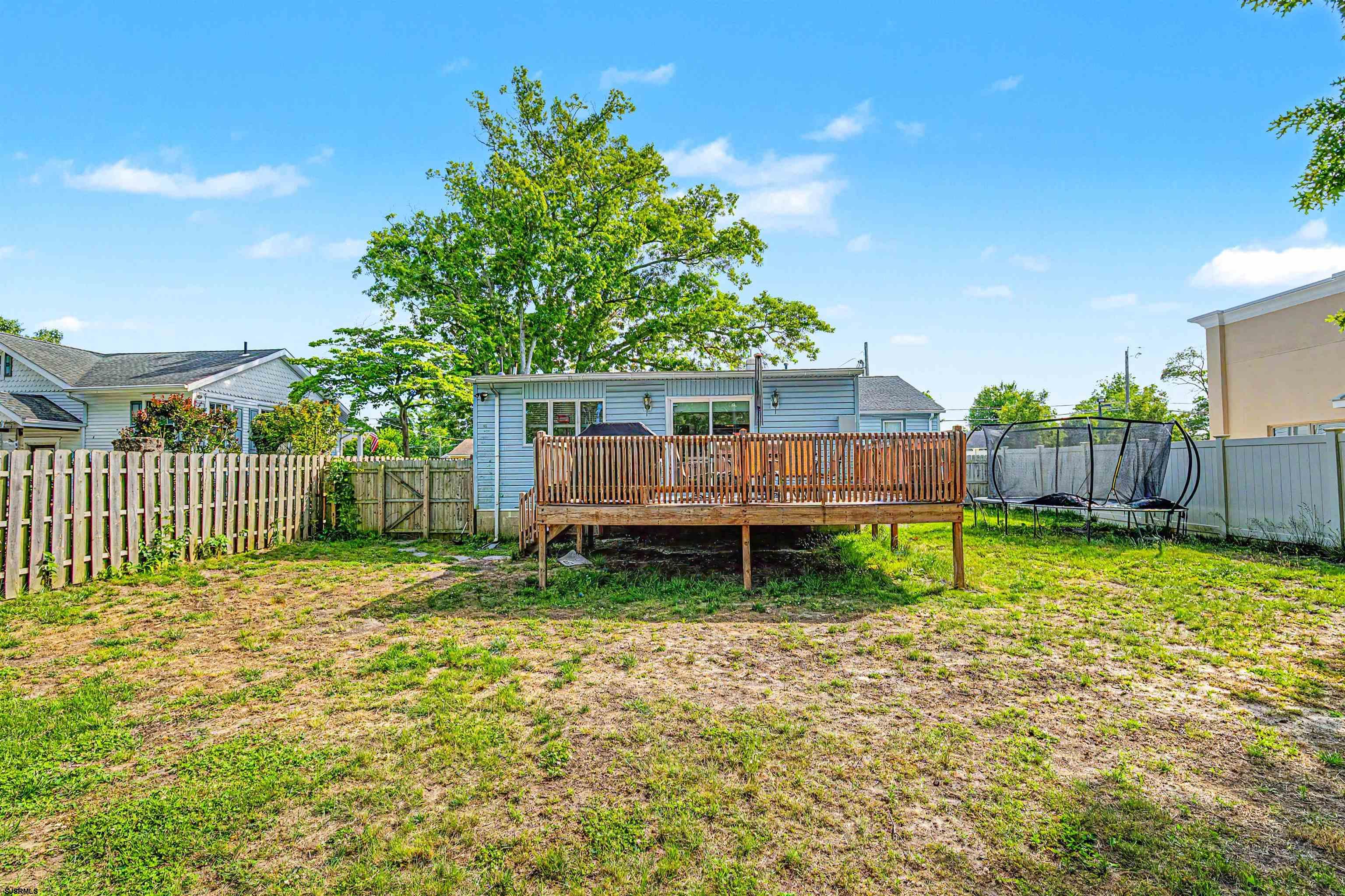 327 W Oakcrest Avenue