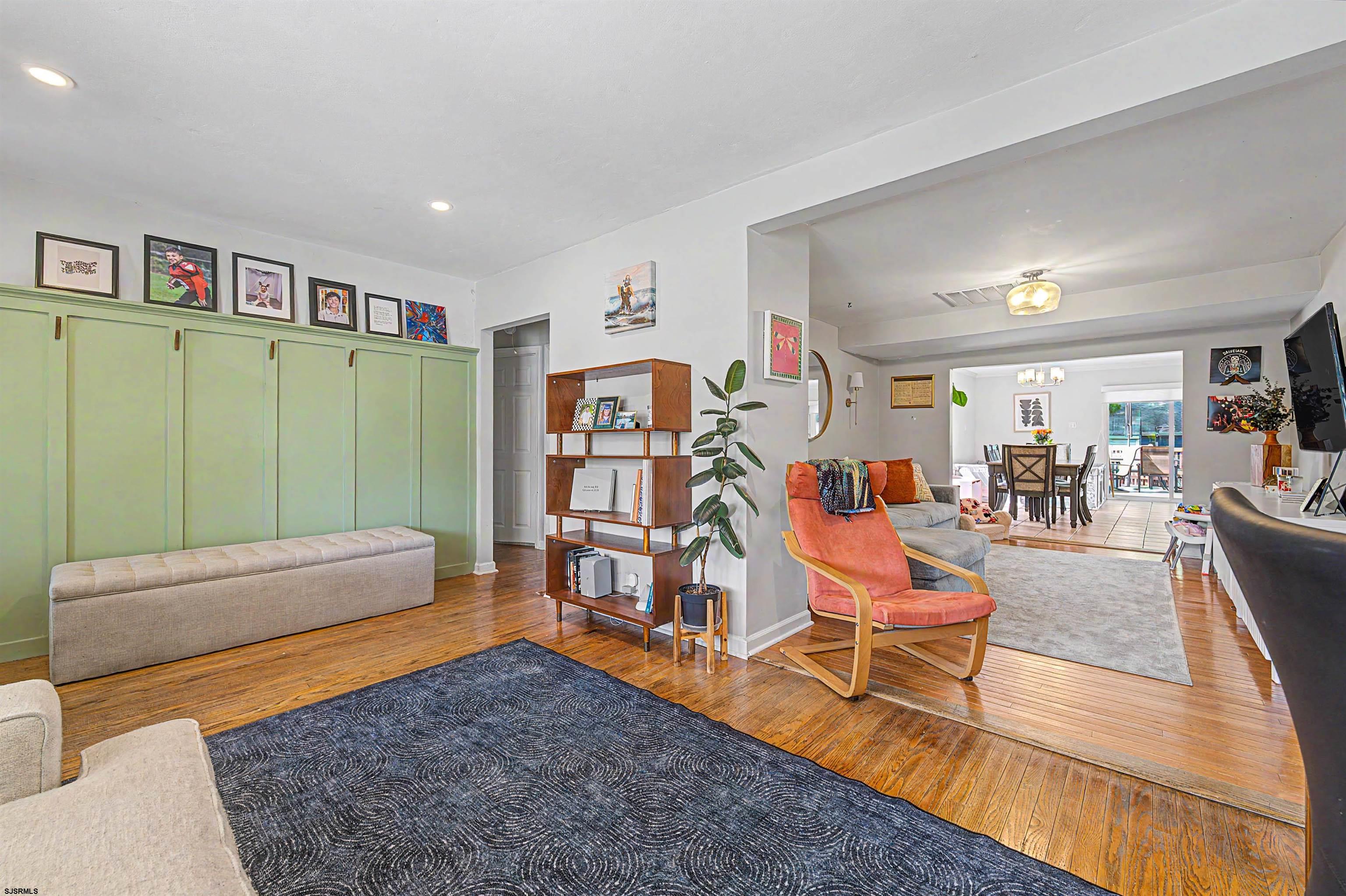 327 W Oakcrest Avenue - Picture 4