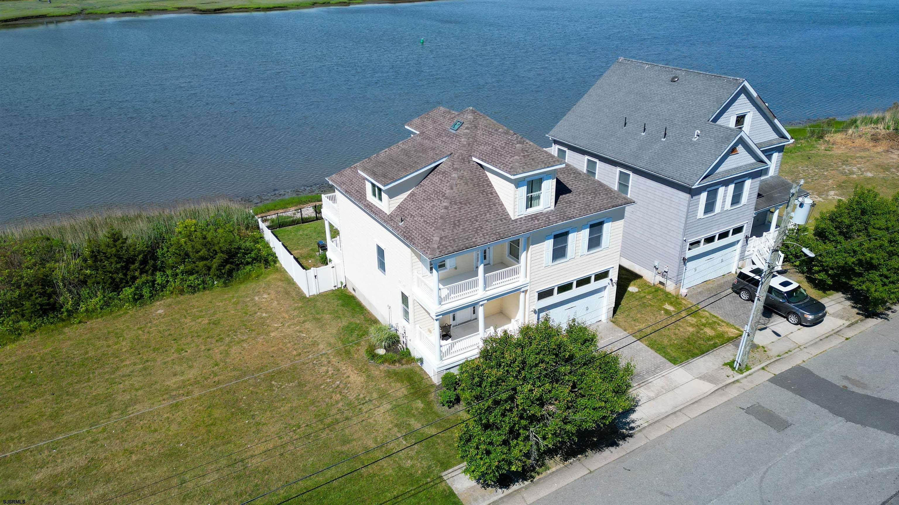 2070 W Riverside Dr