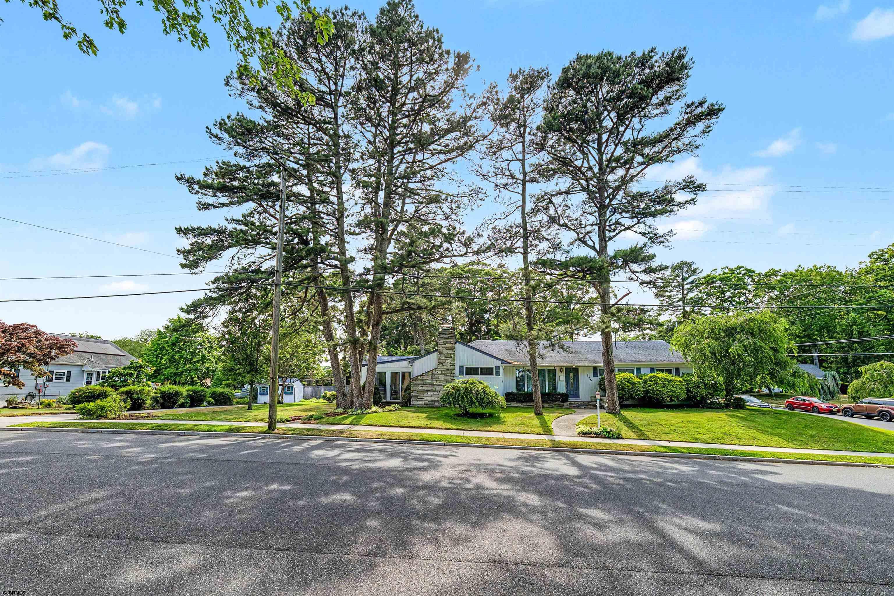 748 Bayview Dr - Absecon