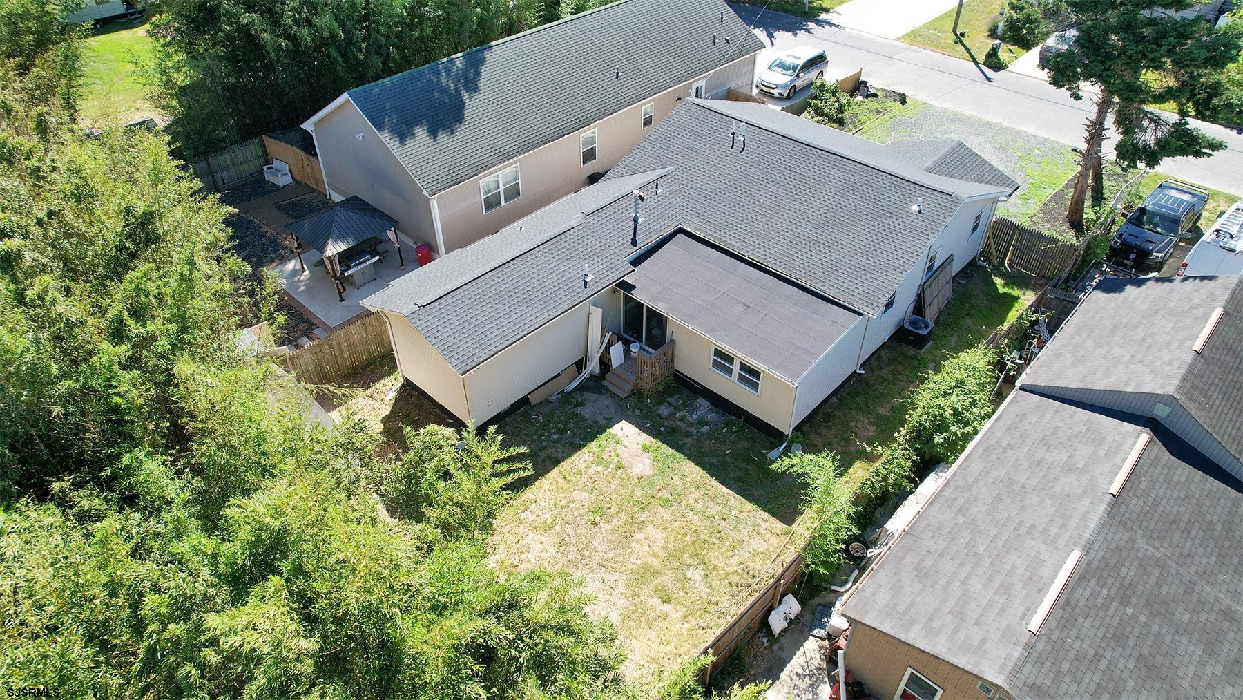 214 SCHOOL Ln