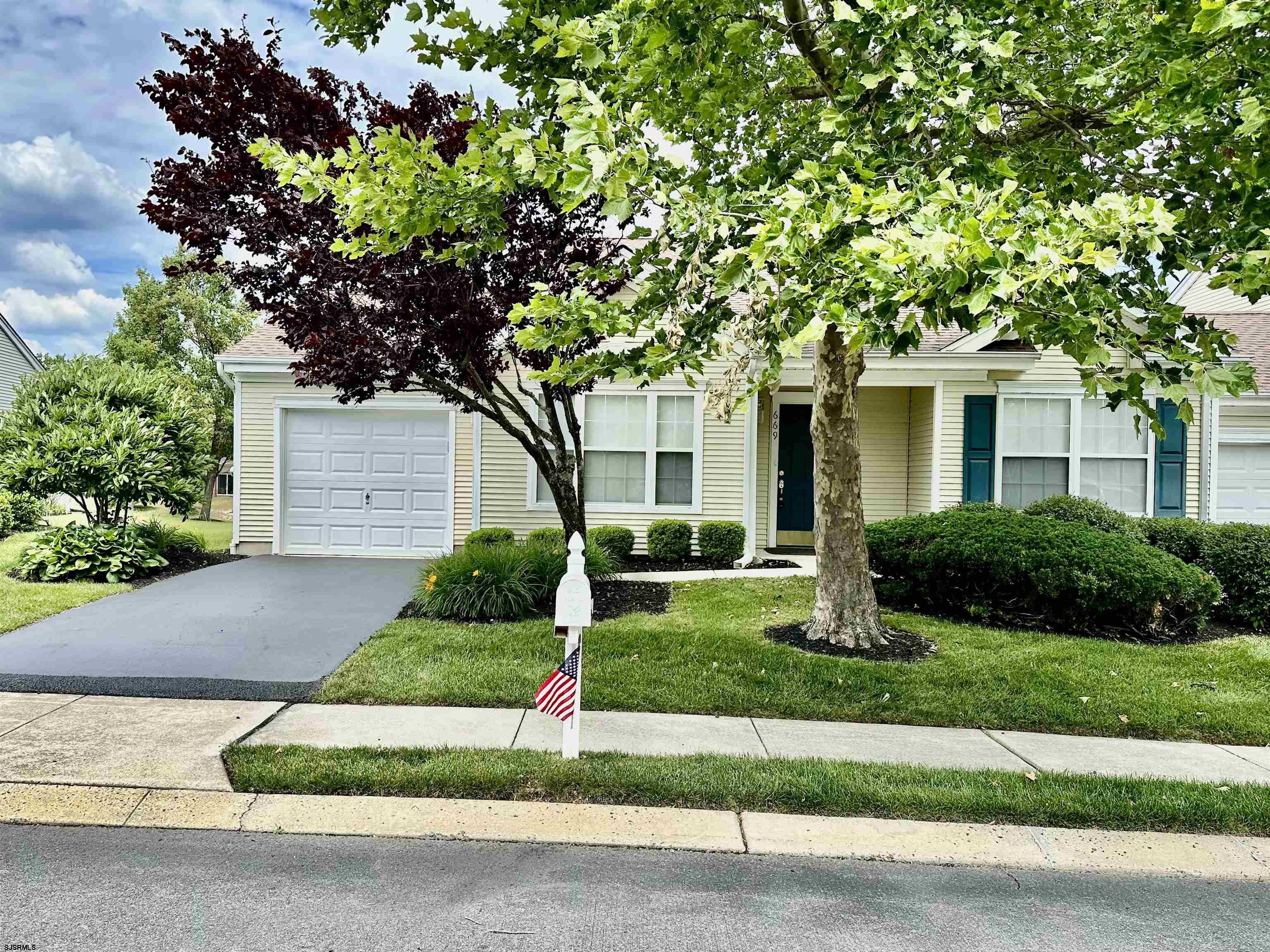 669 E Chancery Ln - Galloway Township