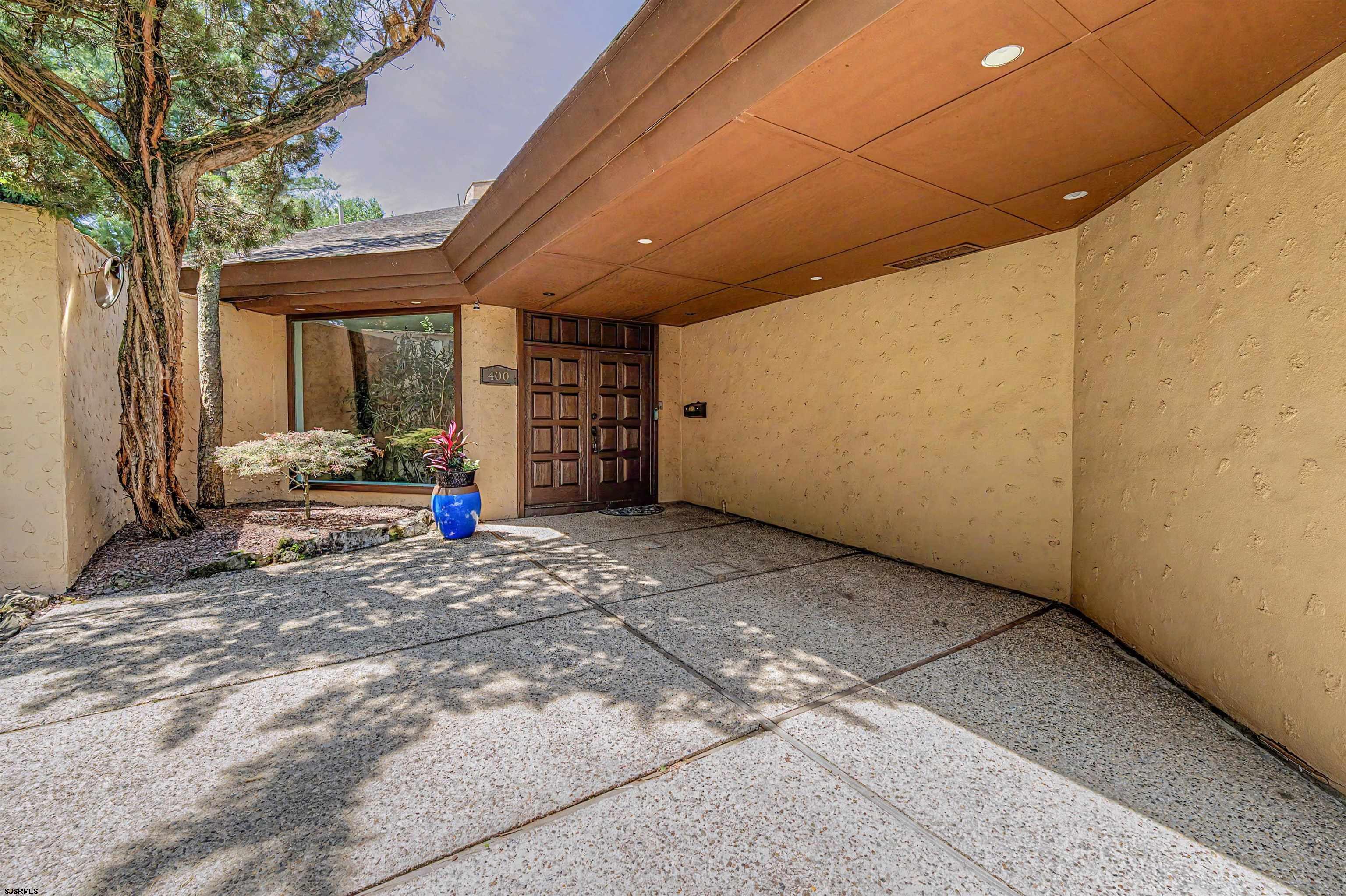 400 Pleasant Valley Avenue - Picture 1
