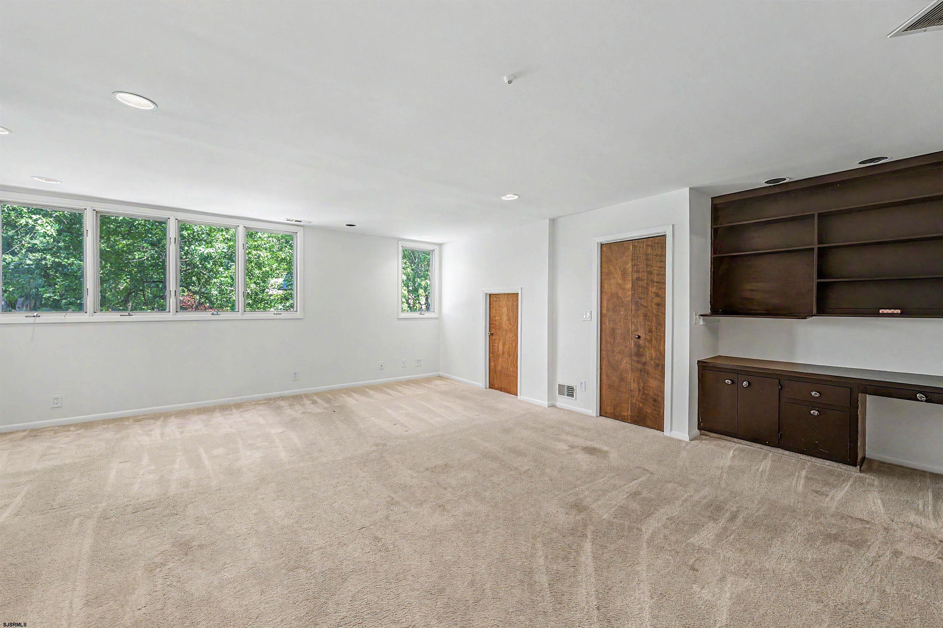 400 Pleasant Valley Avenue