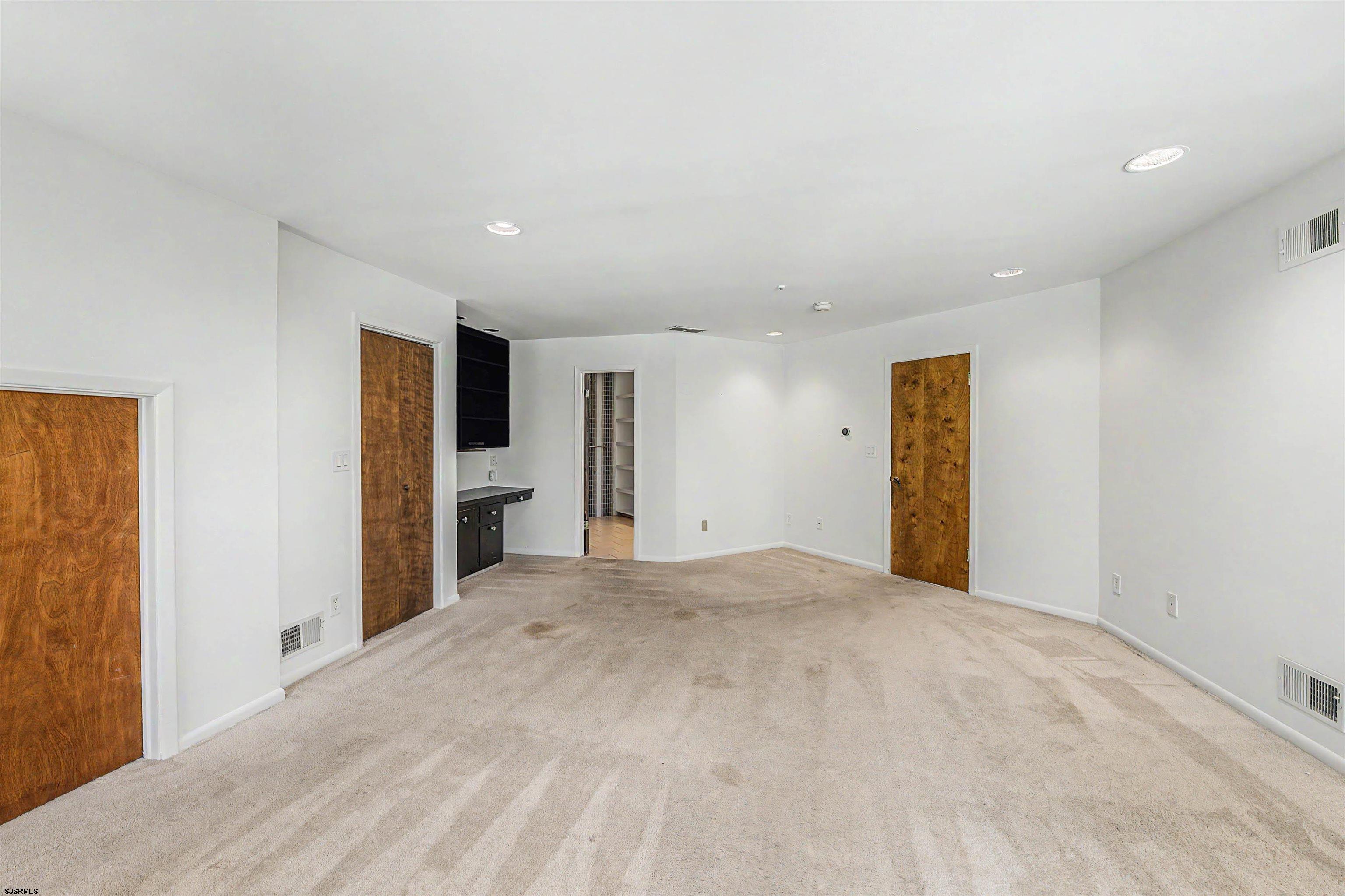 400 Pleasant Valley Avenue