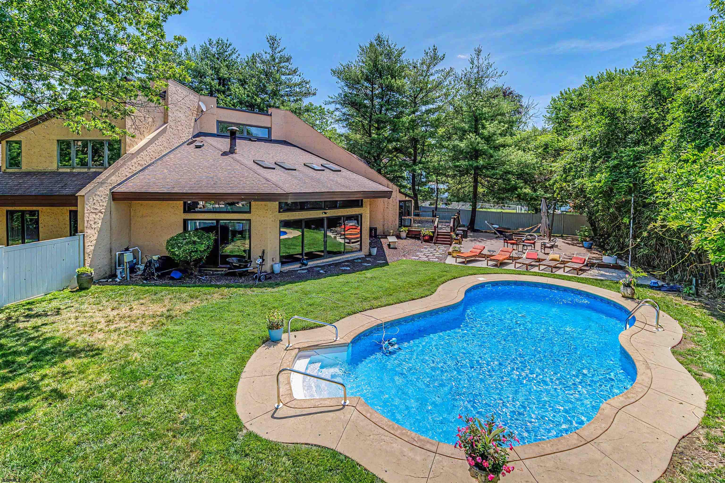 400 Pleasant Valley Avenue