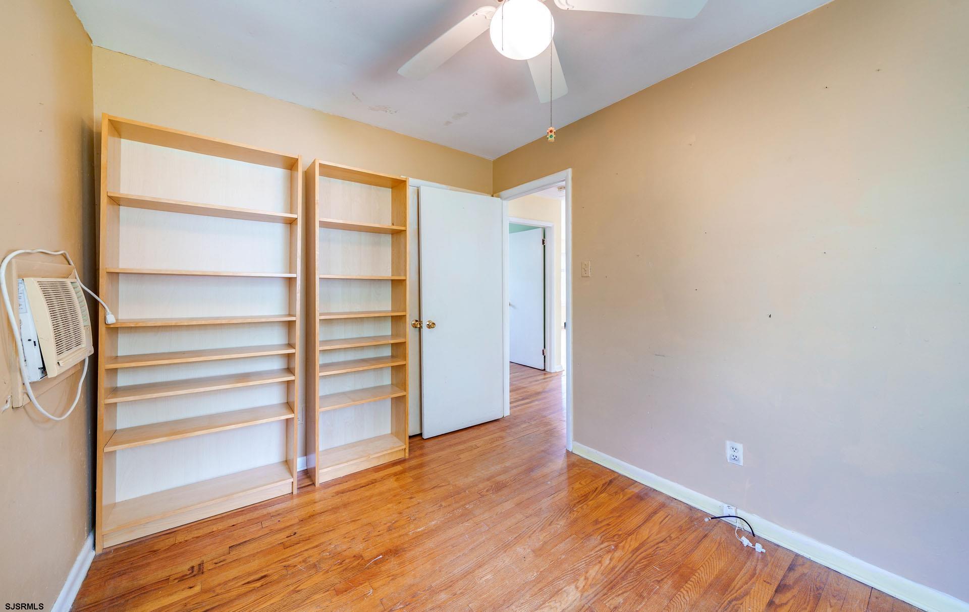 16 W Cedar