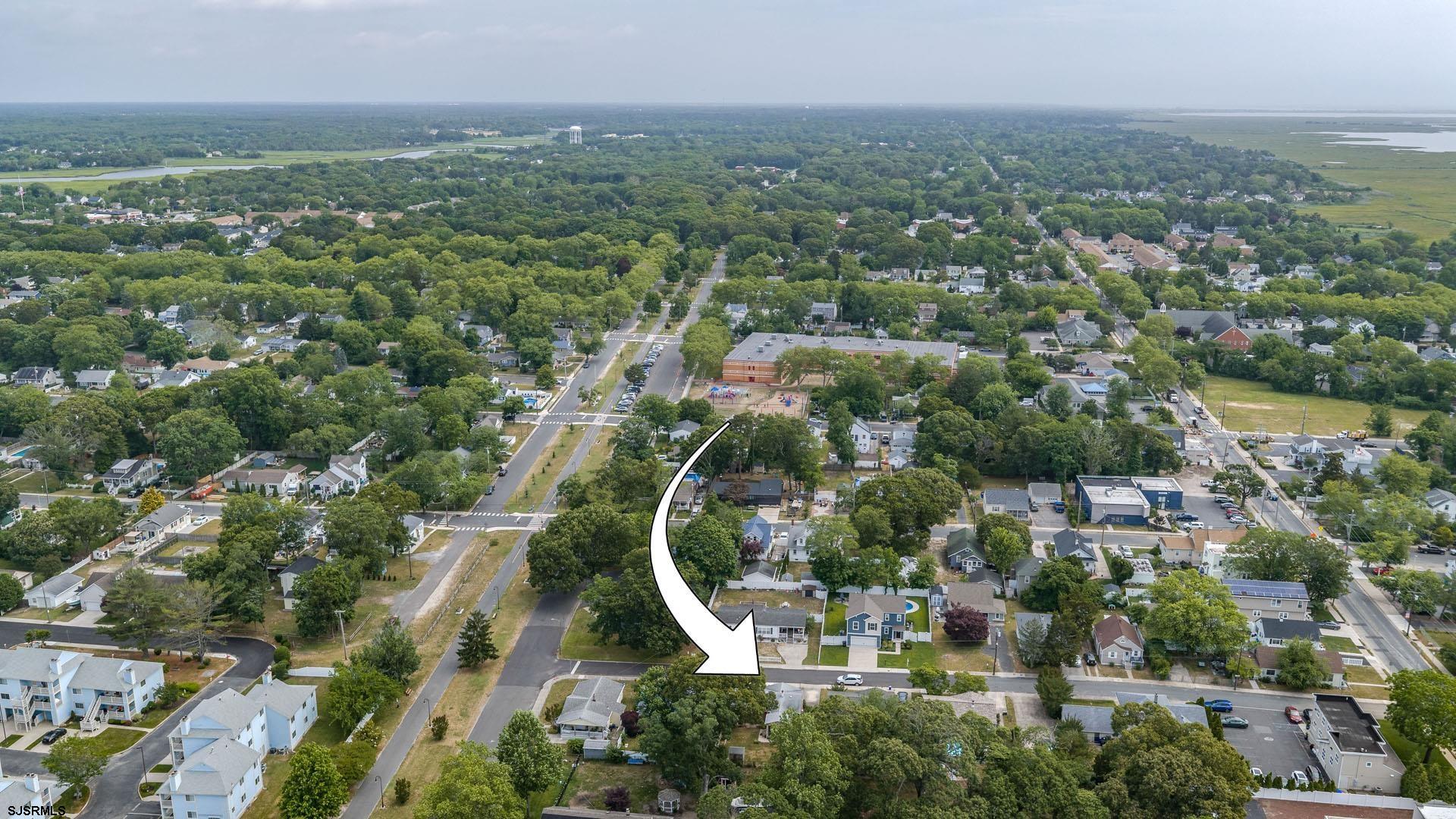 16 W Cedar