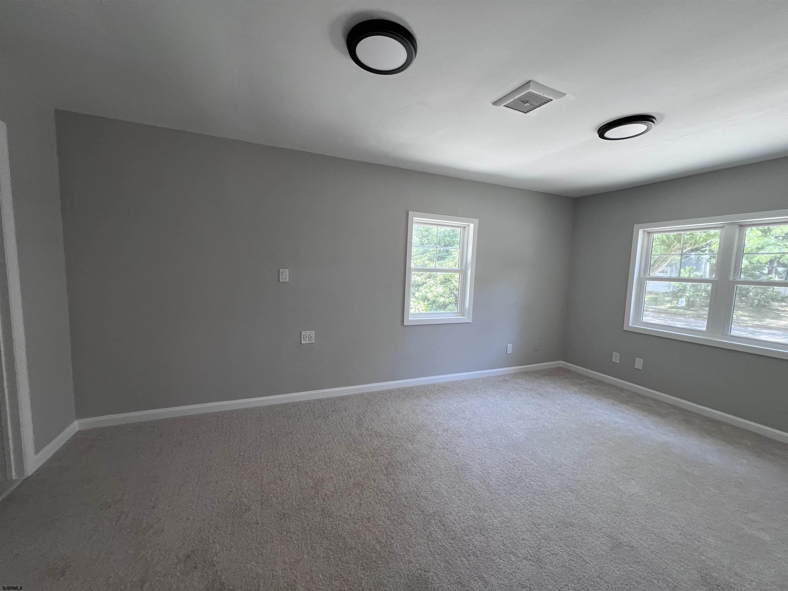 10 Franklin Dr