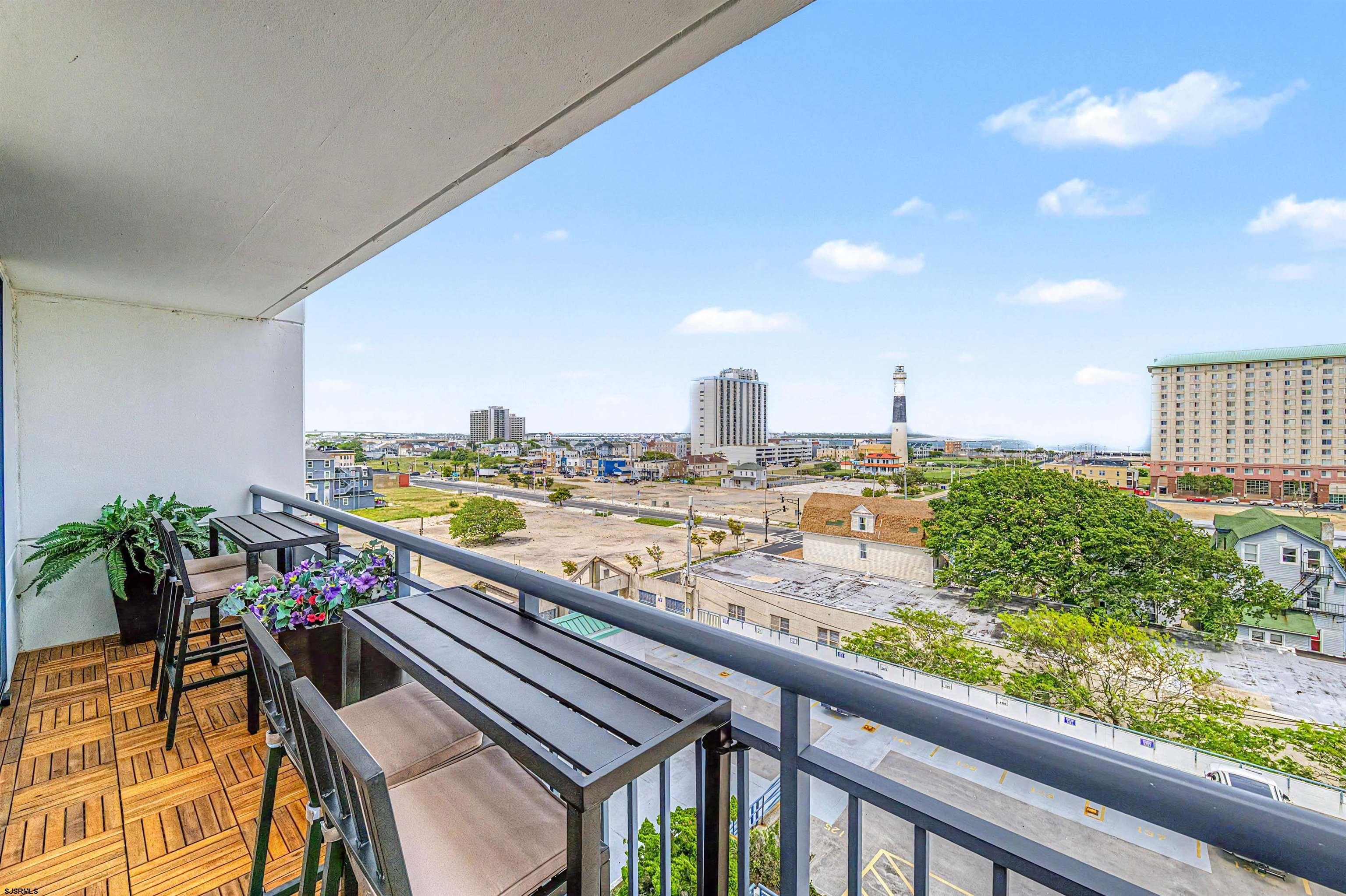 526 PACIFIC Avenue