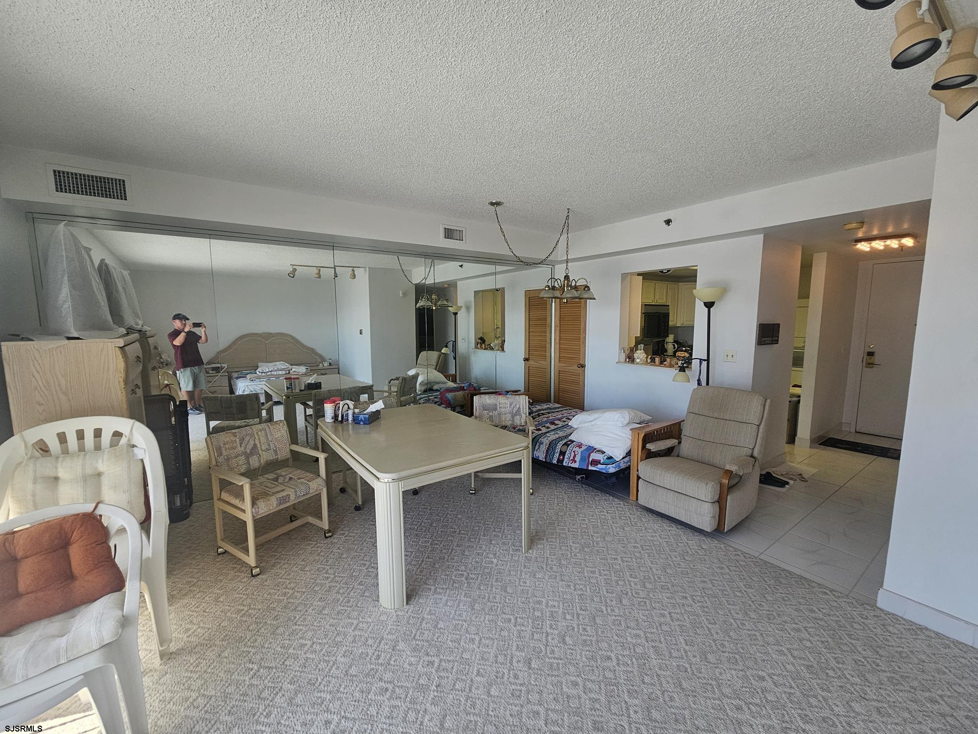 3101 Boardwalk - Picture 3