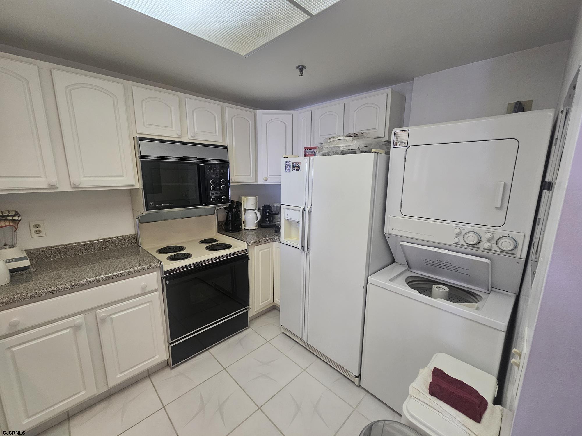 3101 Boardwalk - Picture 4