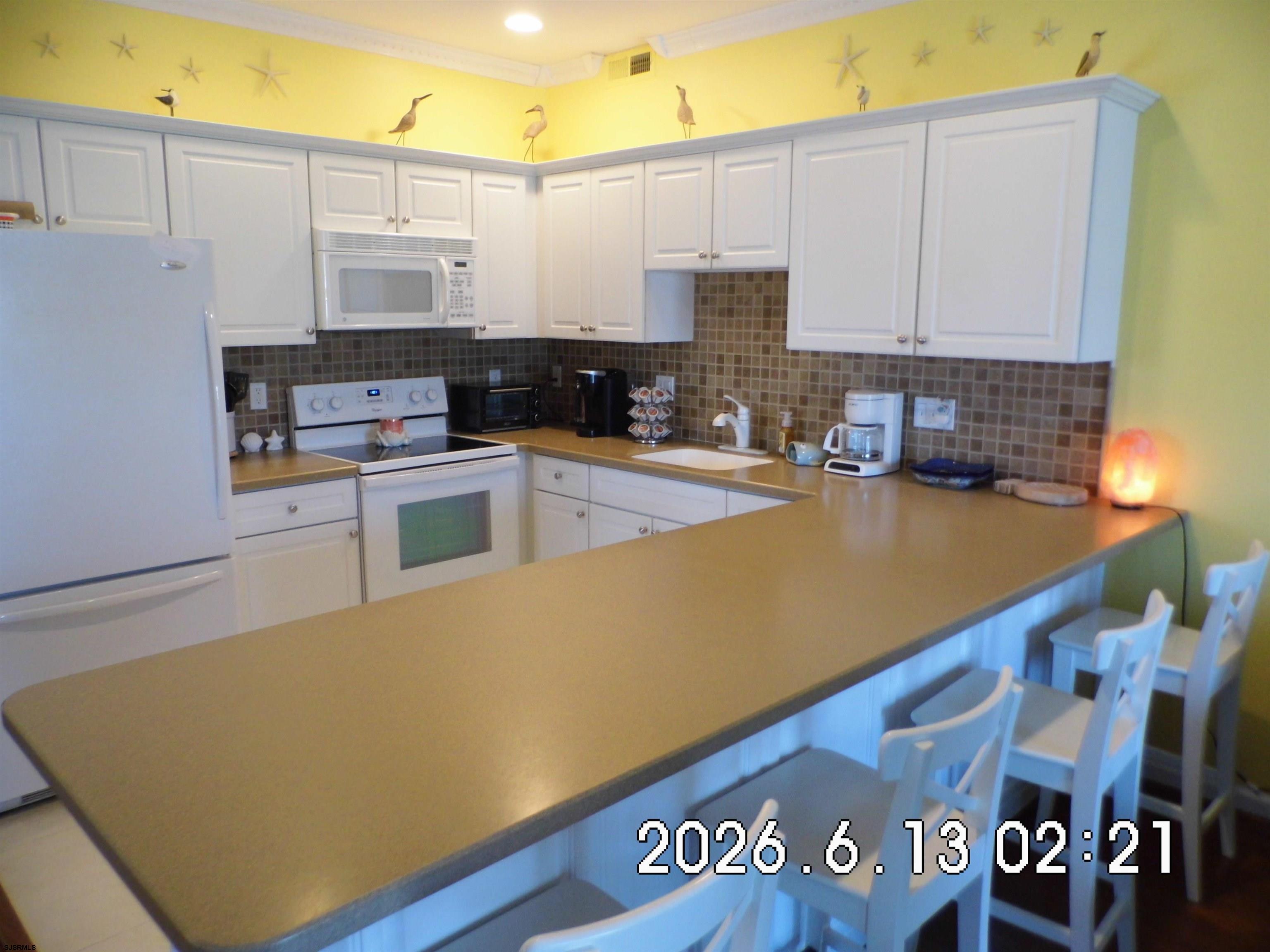 301 E Bennett Avenue - Picture 2