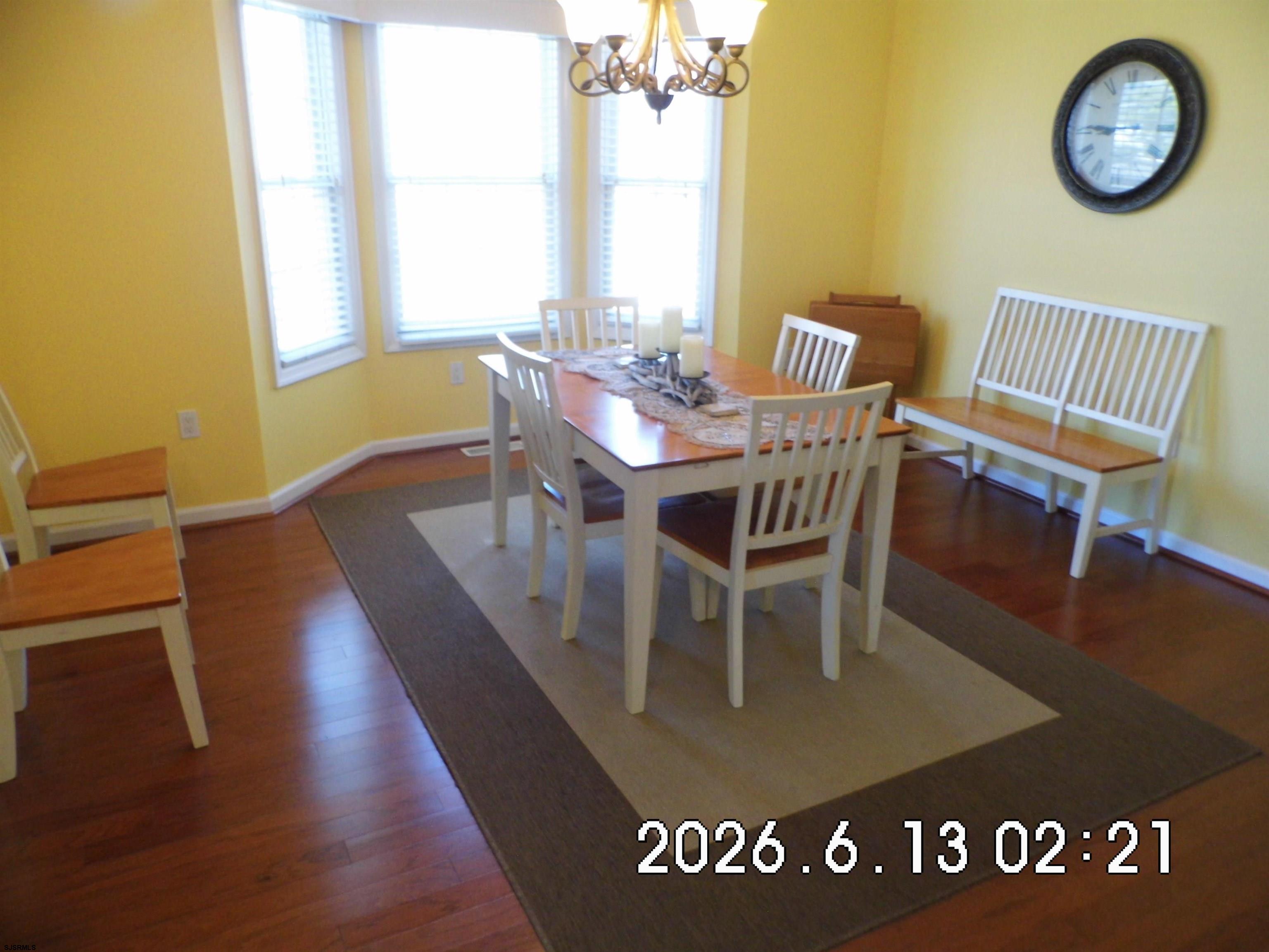 301 E Bennett Avenue - Picture 4