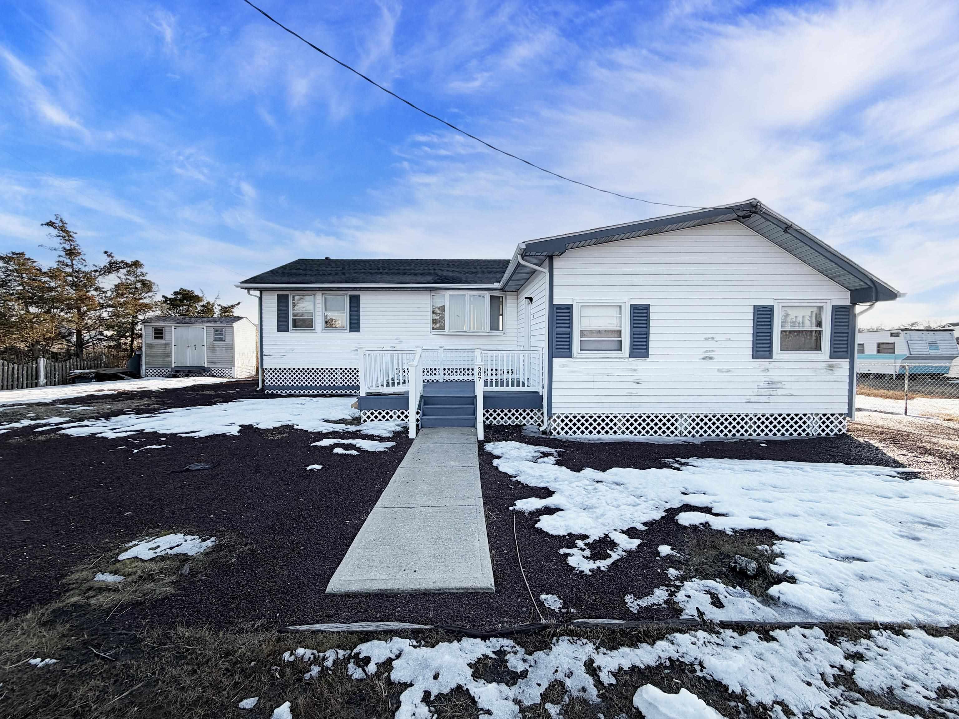 307 E Edgewater Avenue - Pleasantville