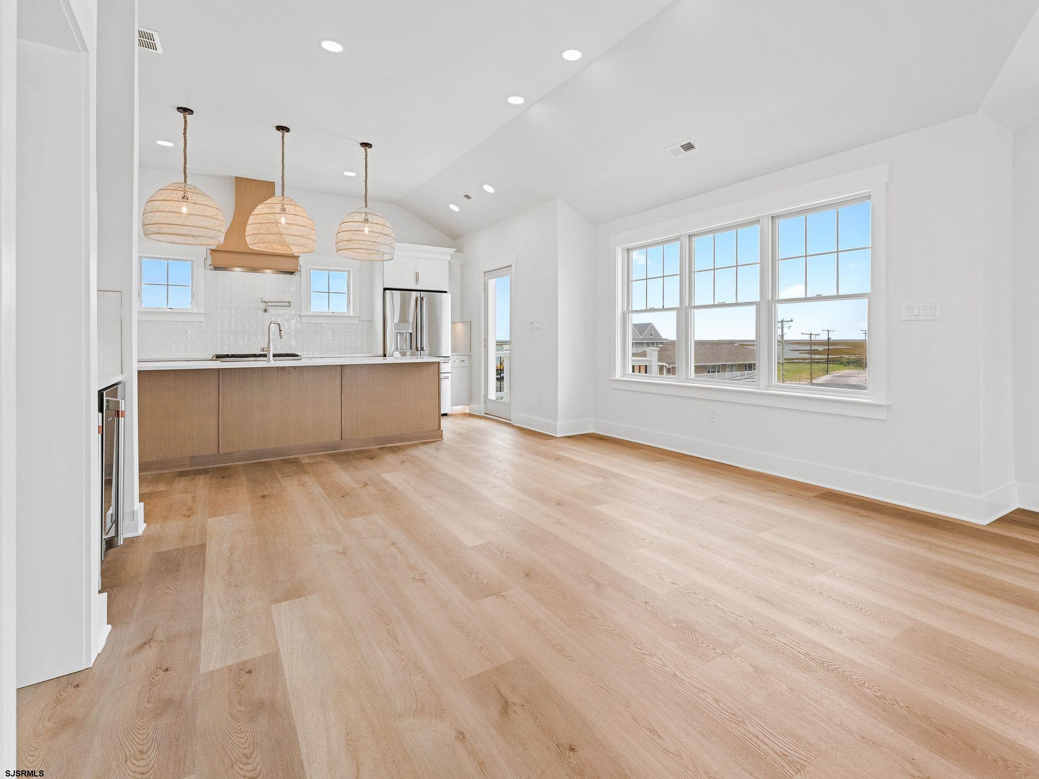 1106 E Beach Avenue