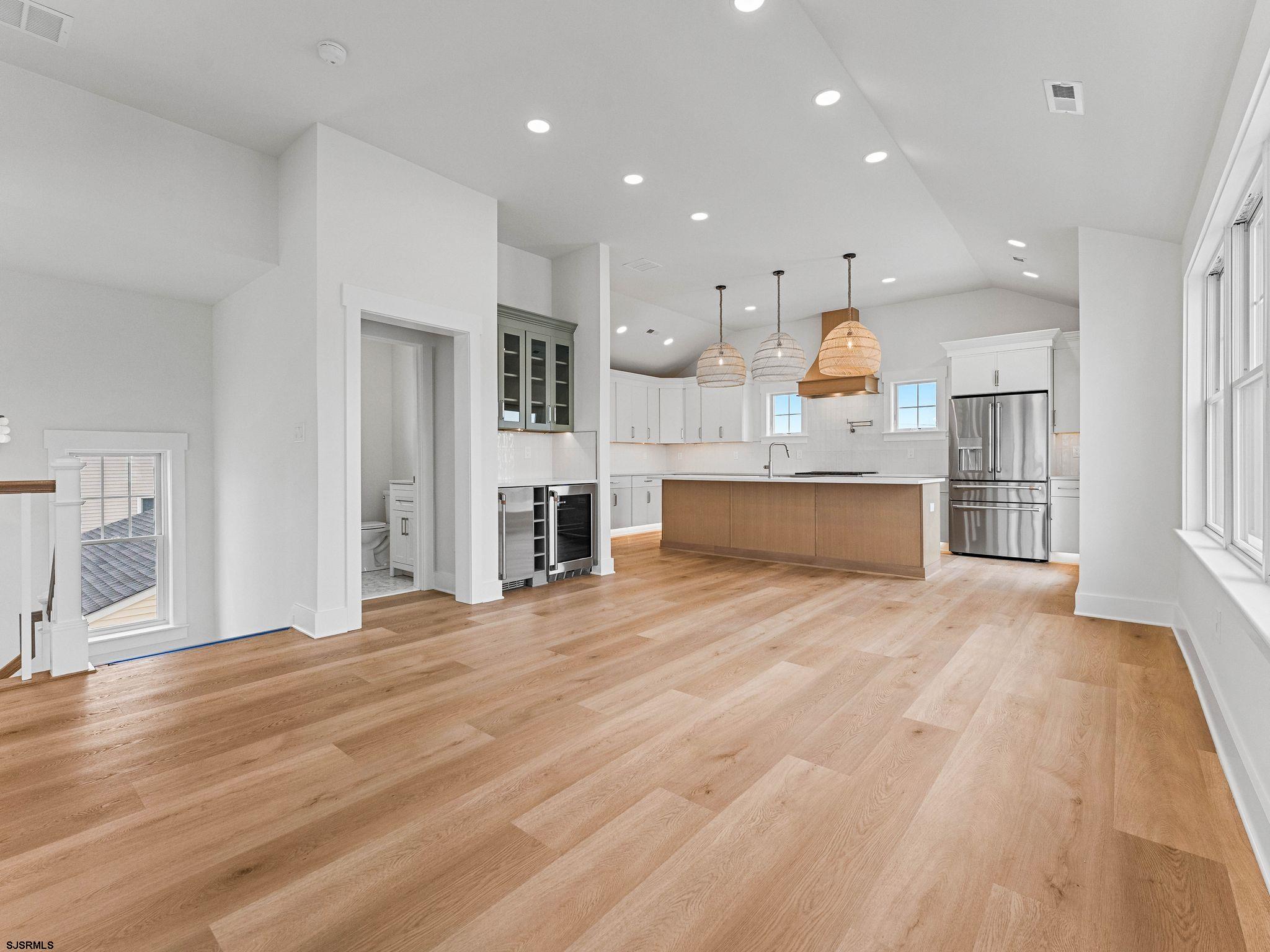 1106 E Beach Avenue