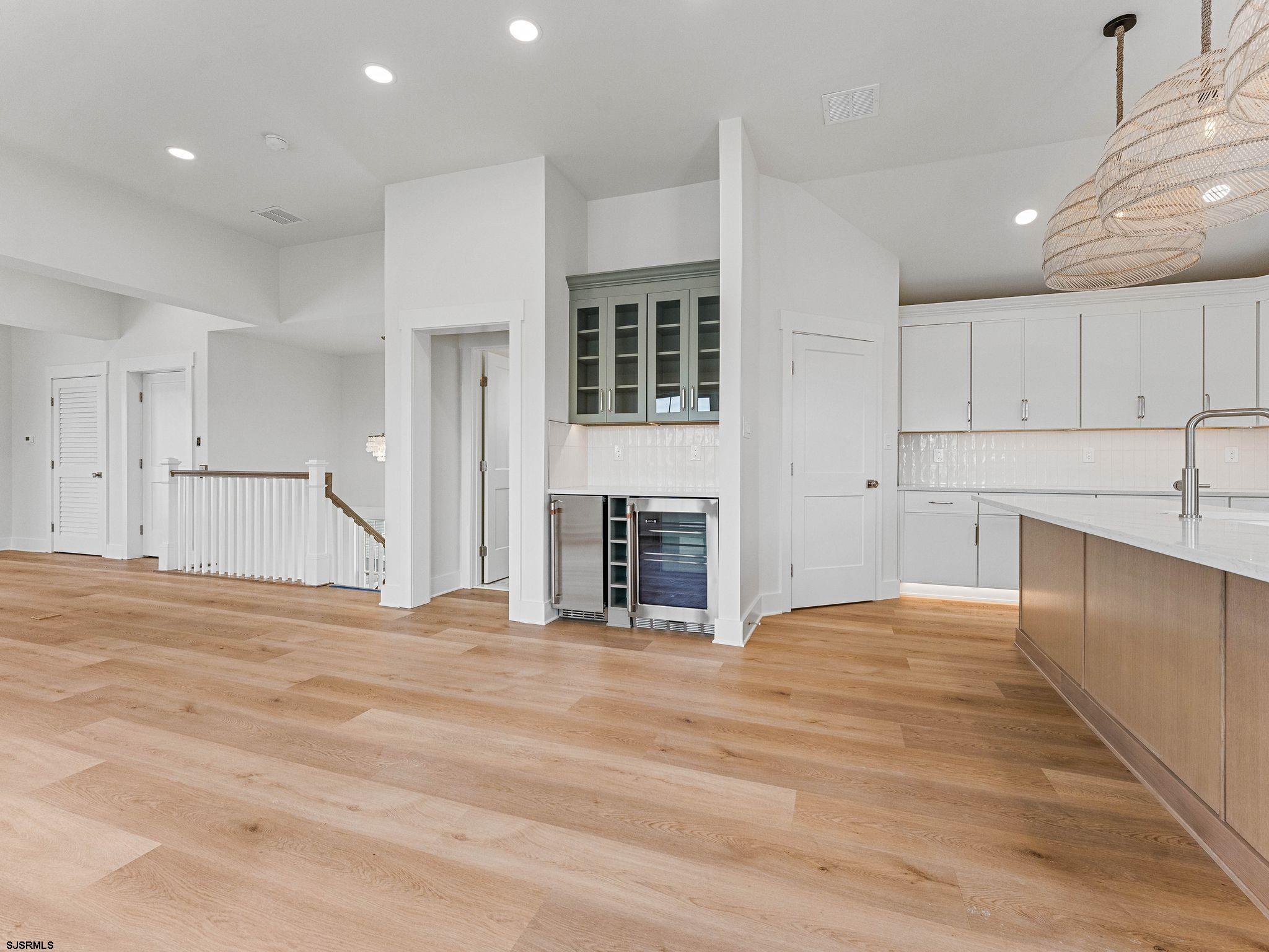 1106 E Beach Avenue
