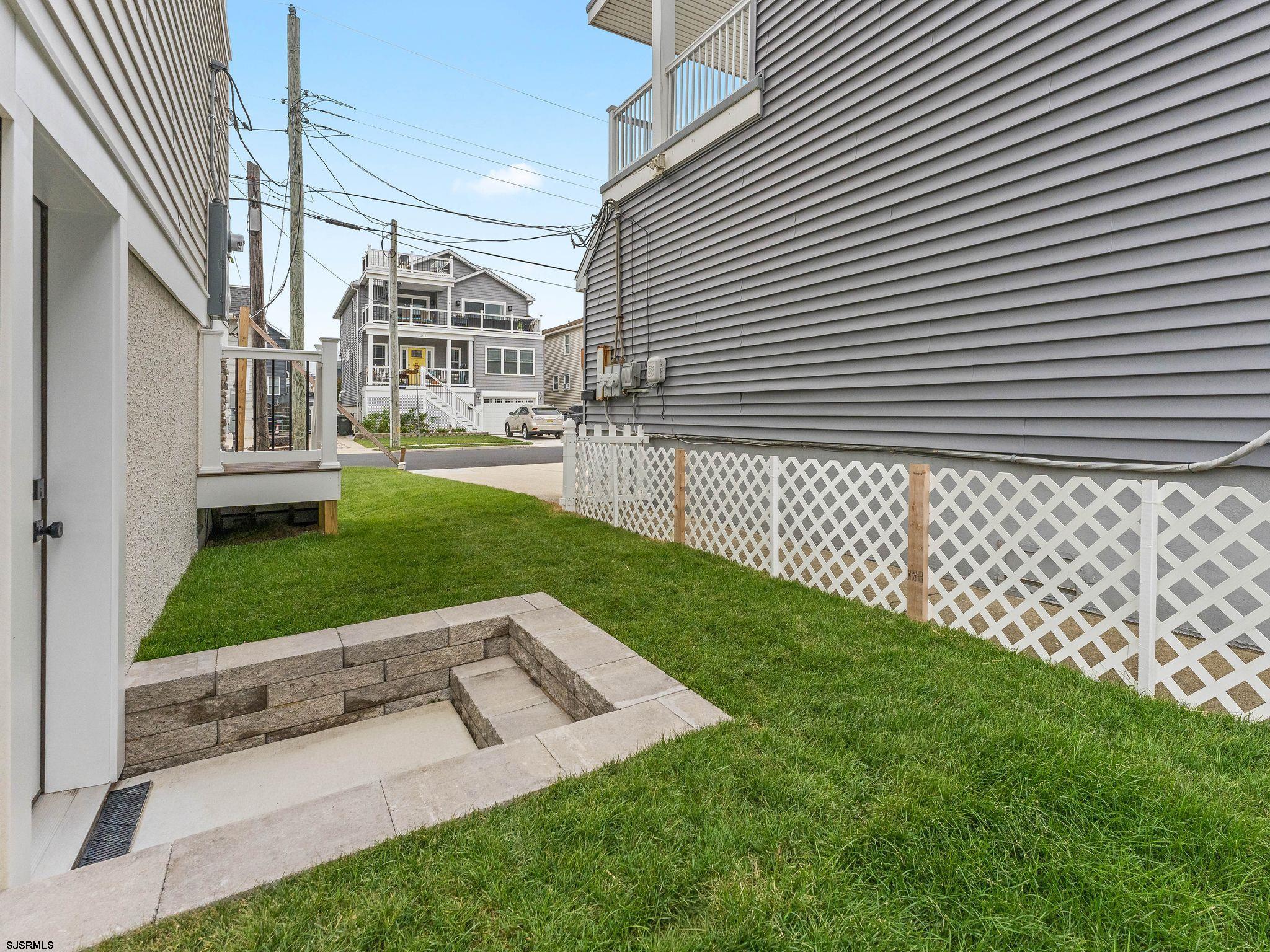 1106 E Beach Avenue
