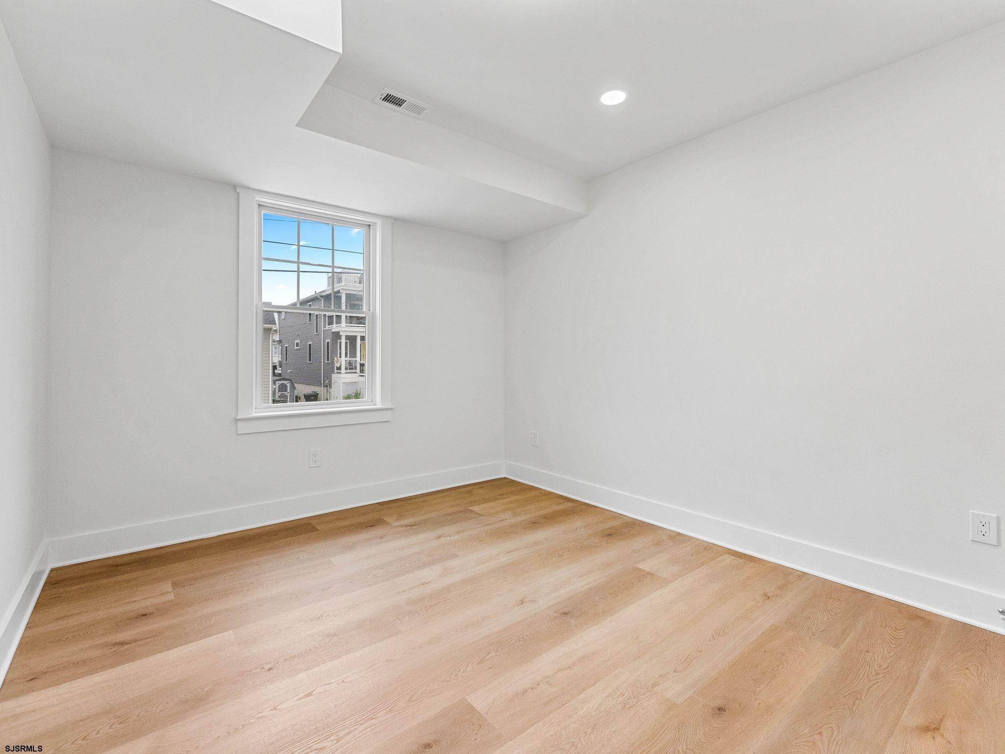 1106 E Beach Avenue