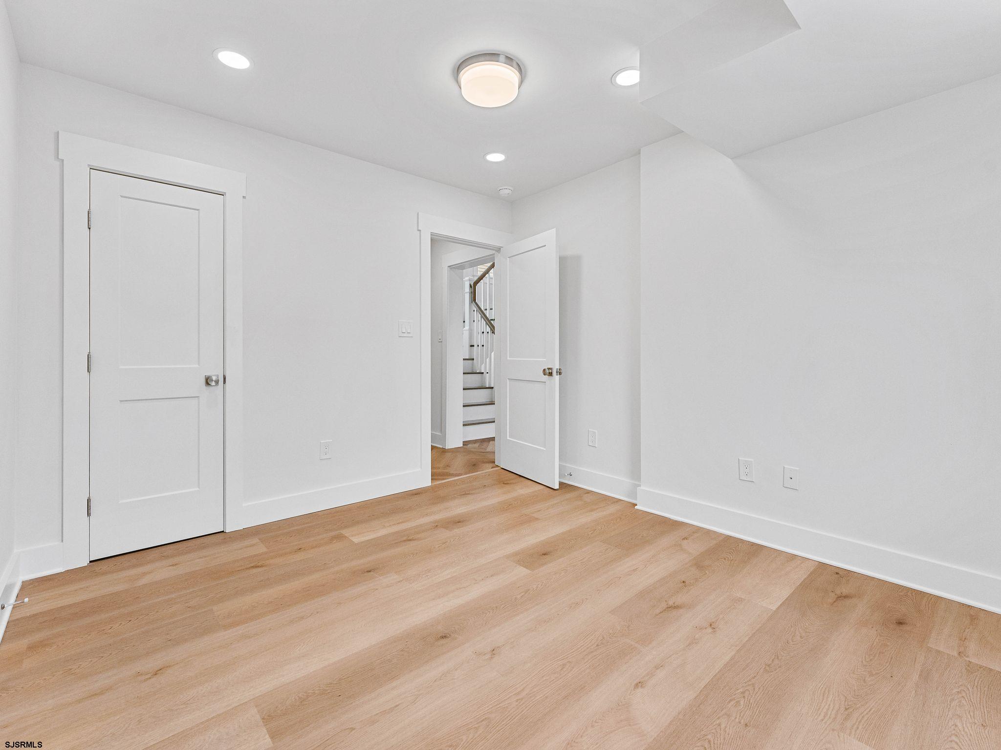 1106 E Beach Avenue