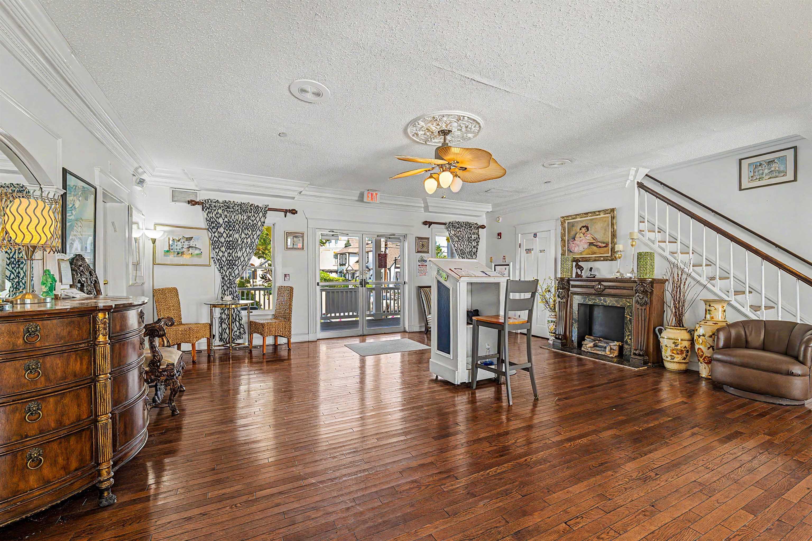 800 Bay Avenue