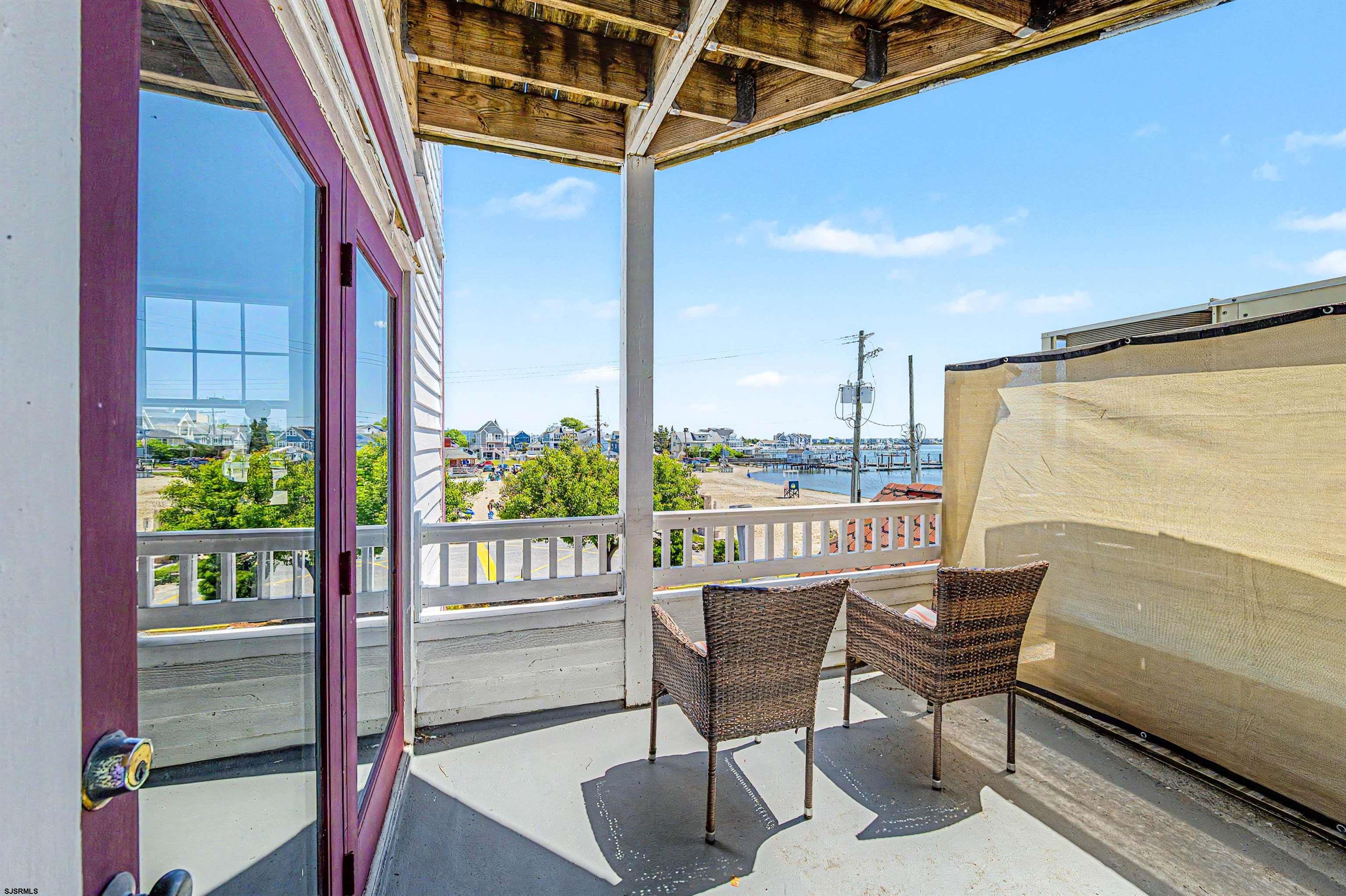 800 Bay Avenue