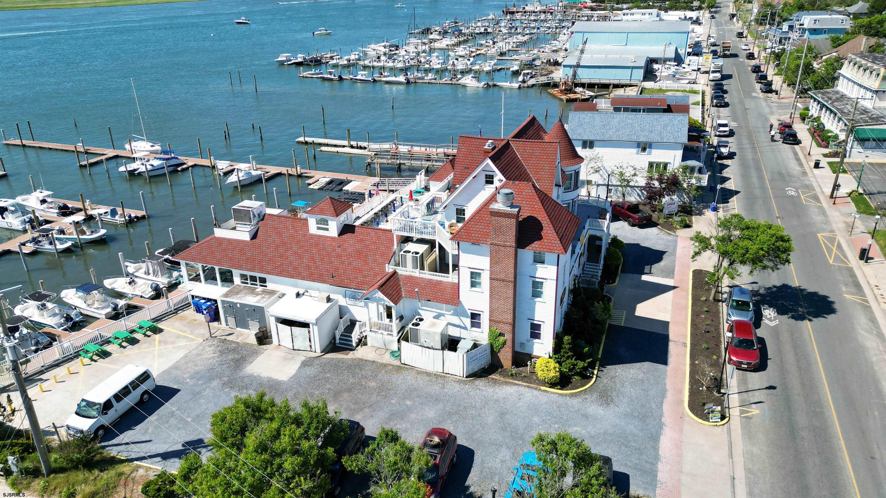 800 Bay Avenue