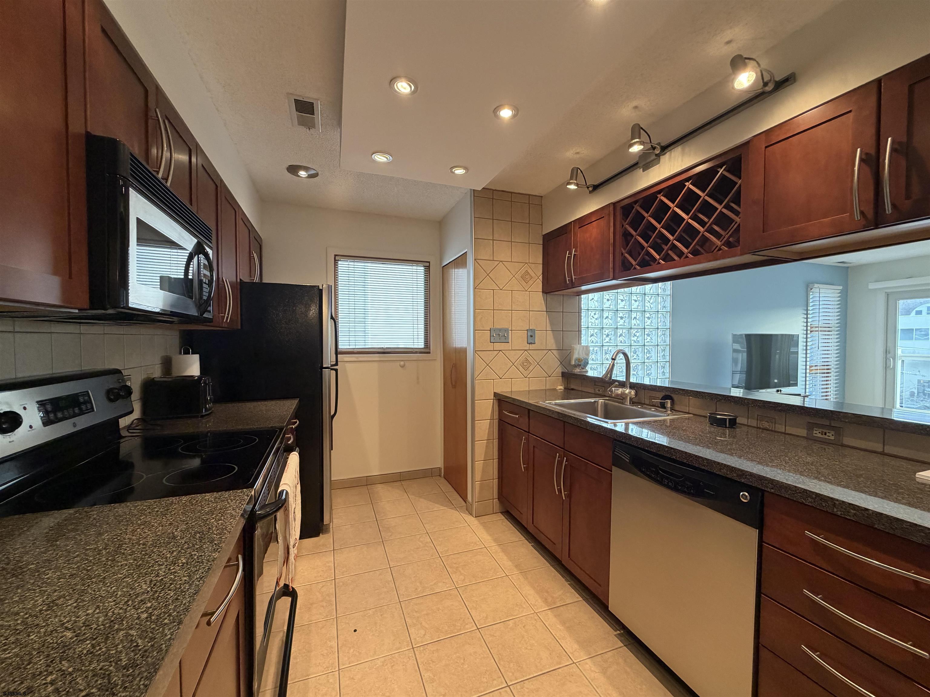  - Picture 6