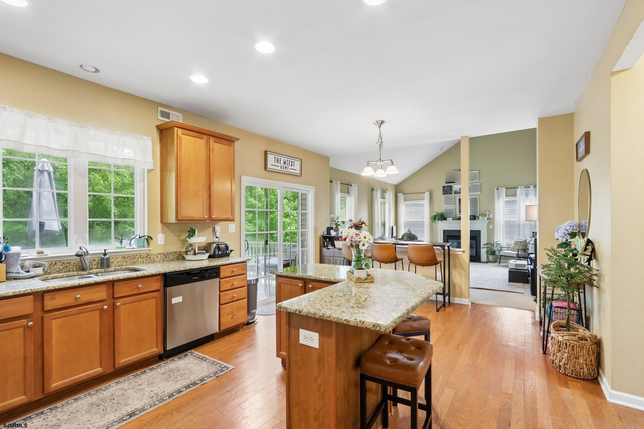 60 Abington Ct