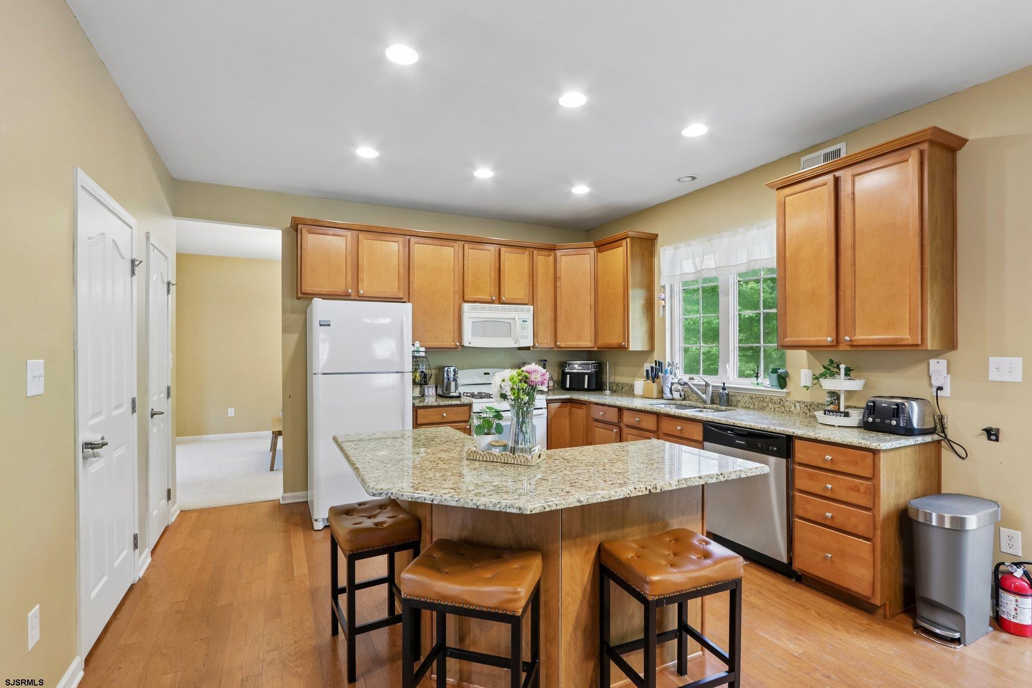 60 Abington Ct