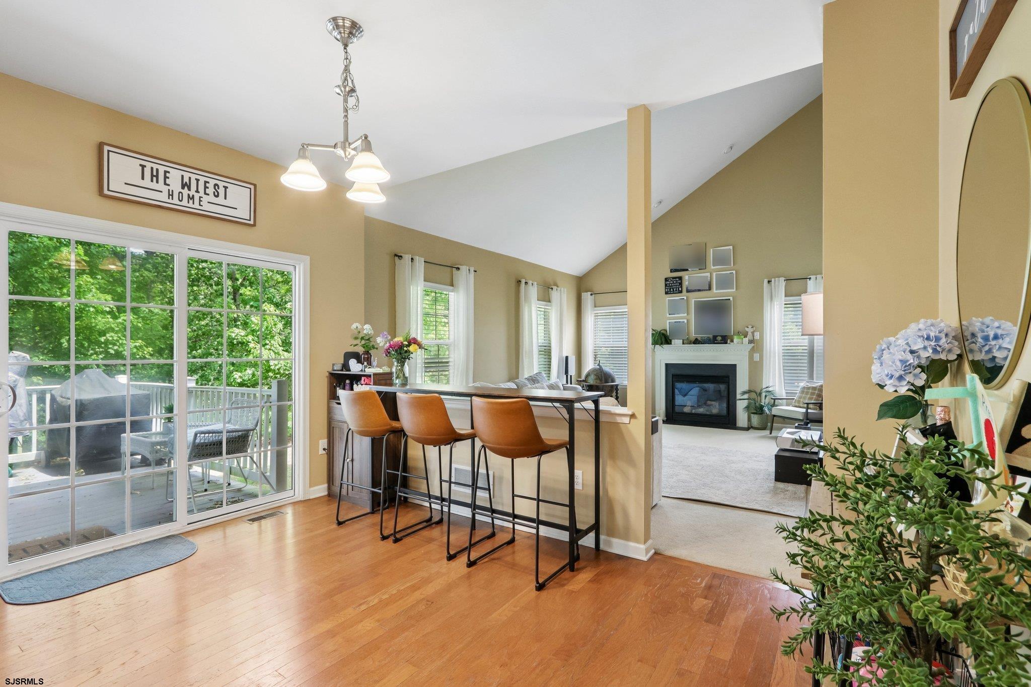 60 Abington Ct