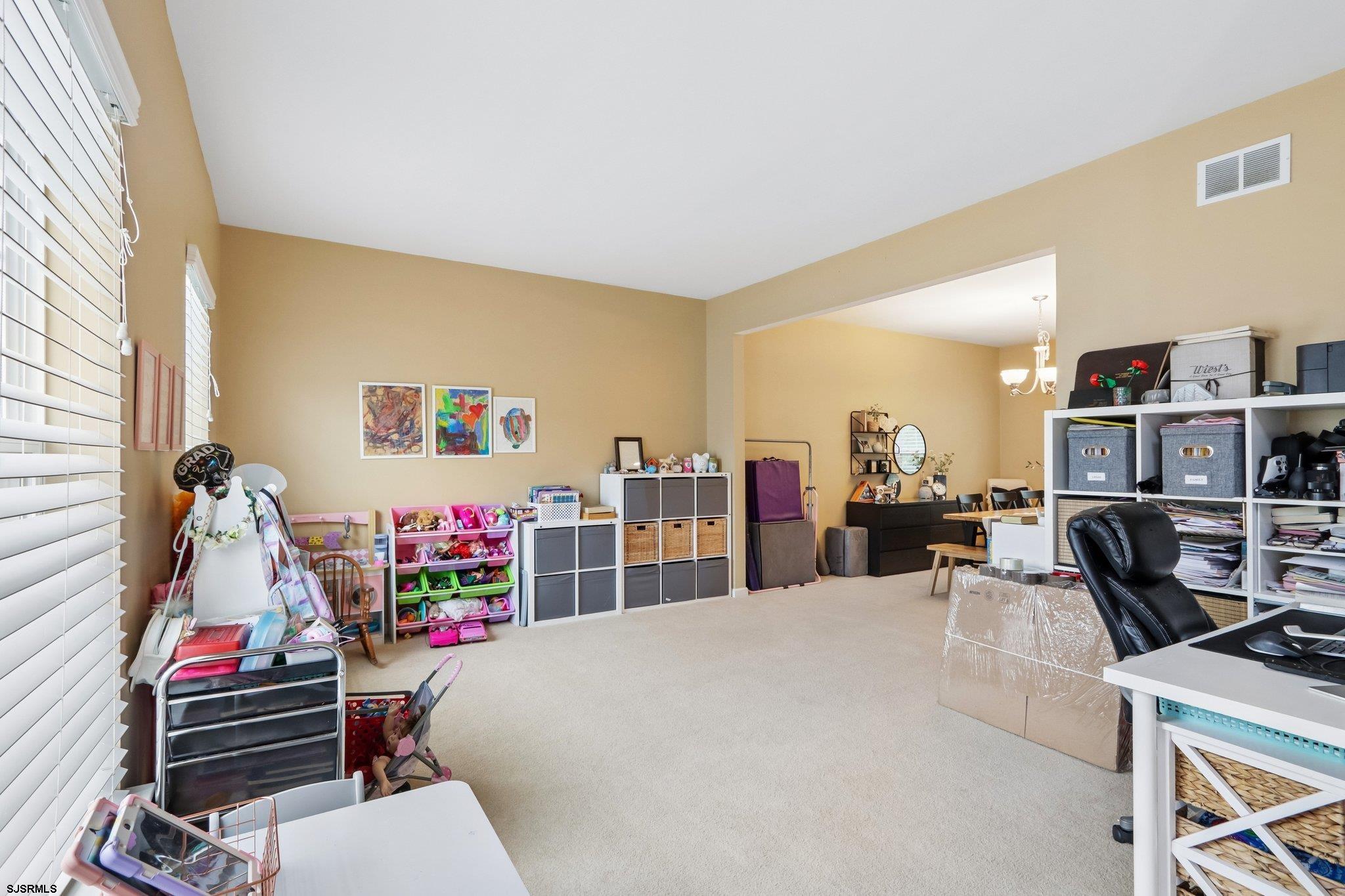 60 Abington Ct