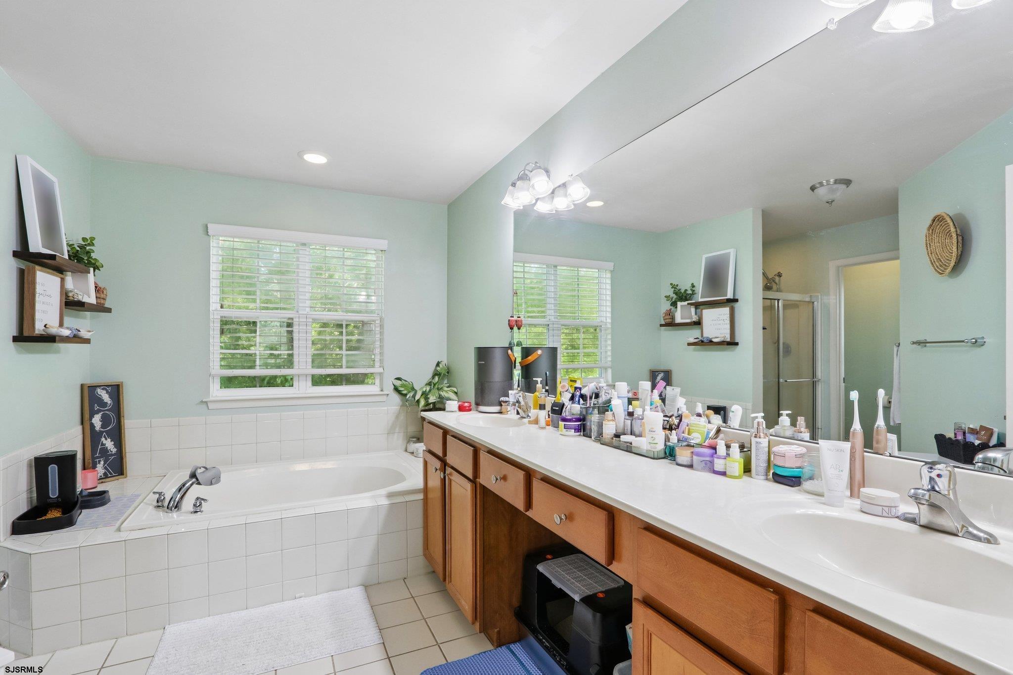 60 Abington Ct