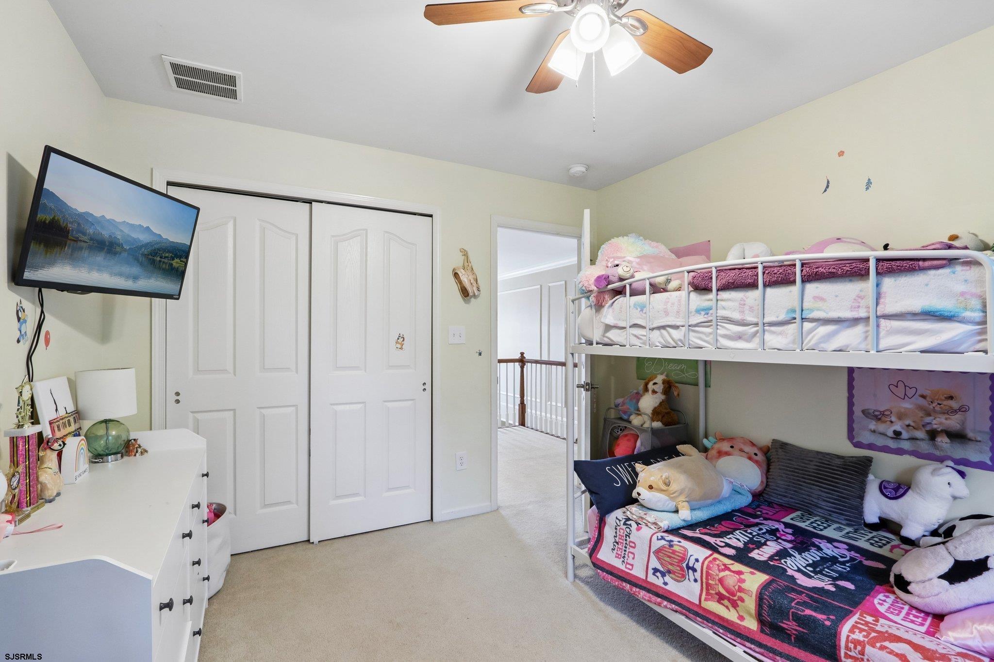 60 Abington Ct