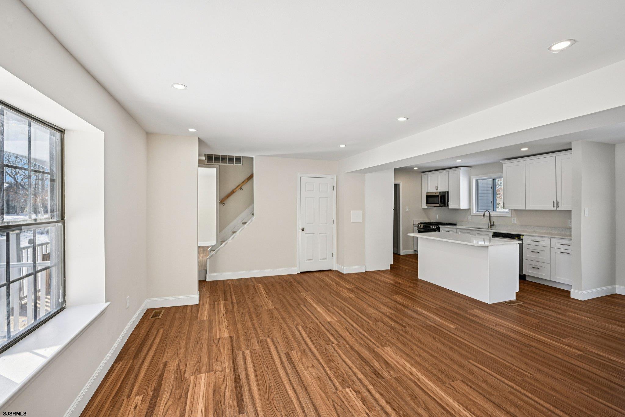 415 Vine Avenue