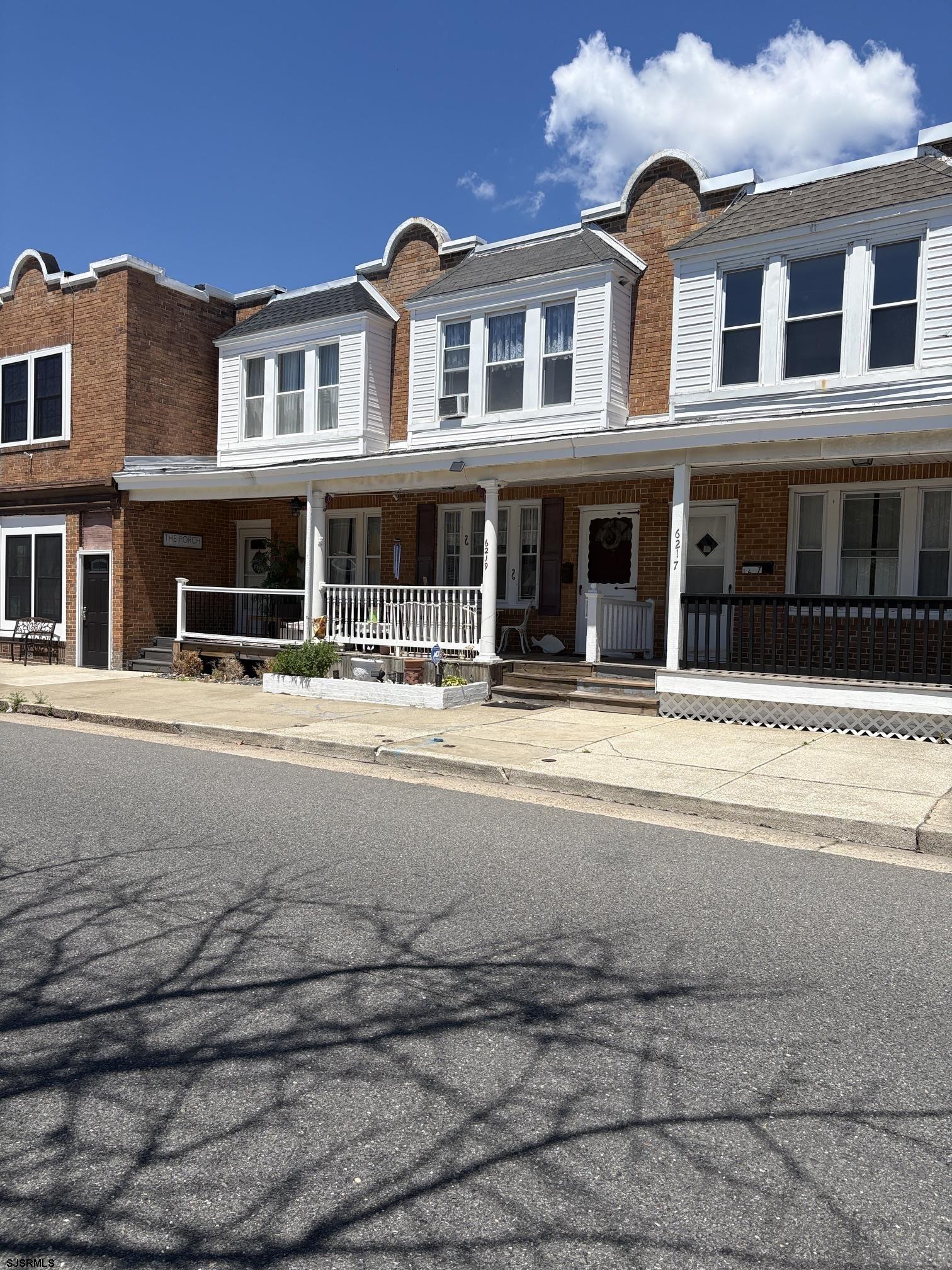 6219 Monmouth Avenue - Picture 1