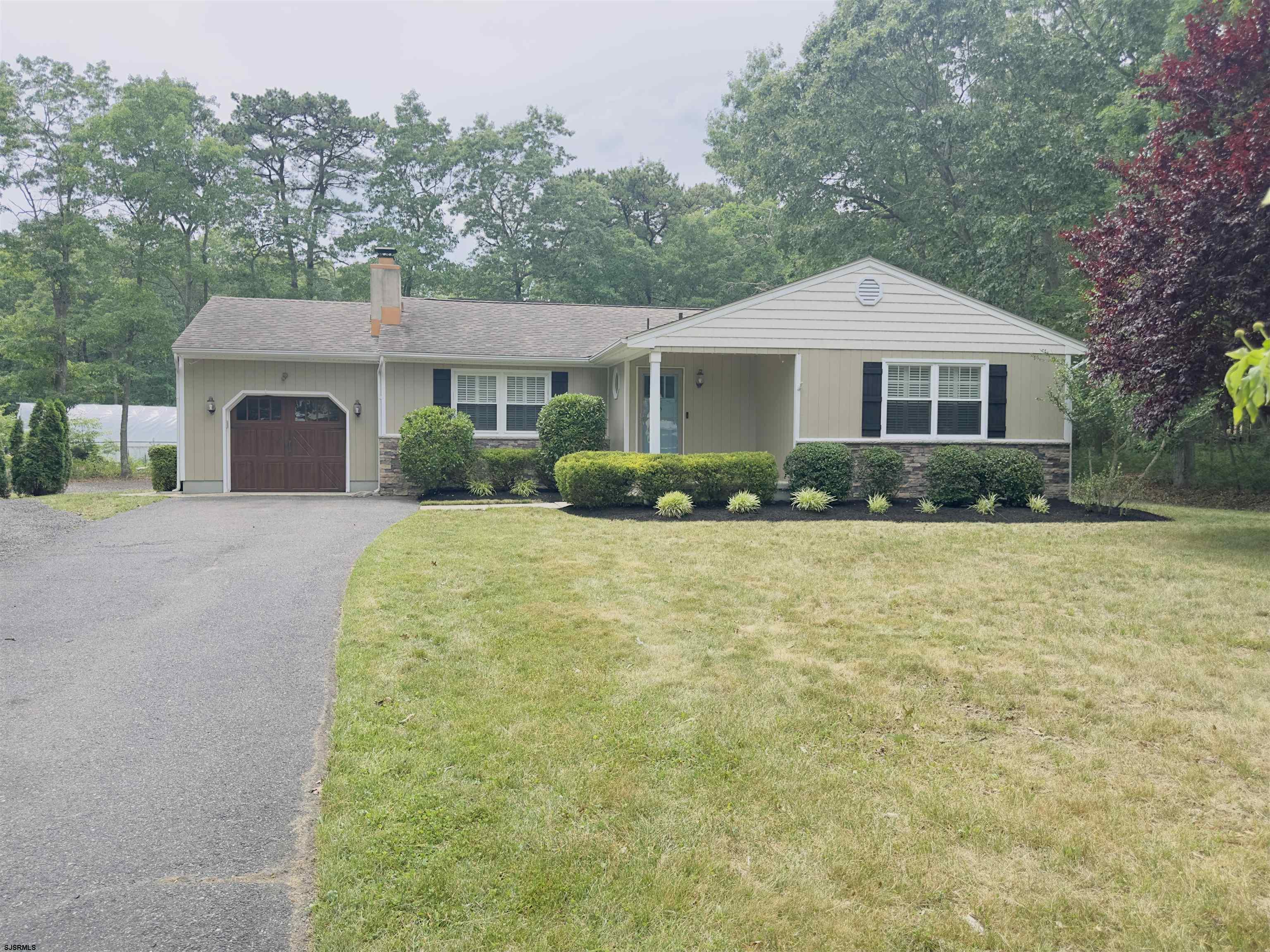 202 E Providence Ct - Galloway Township