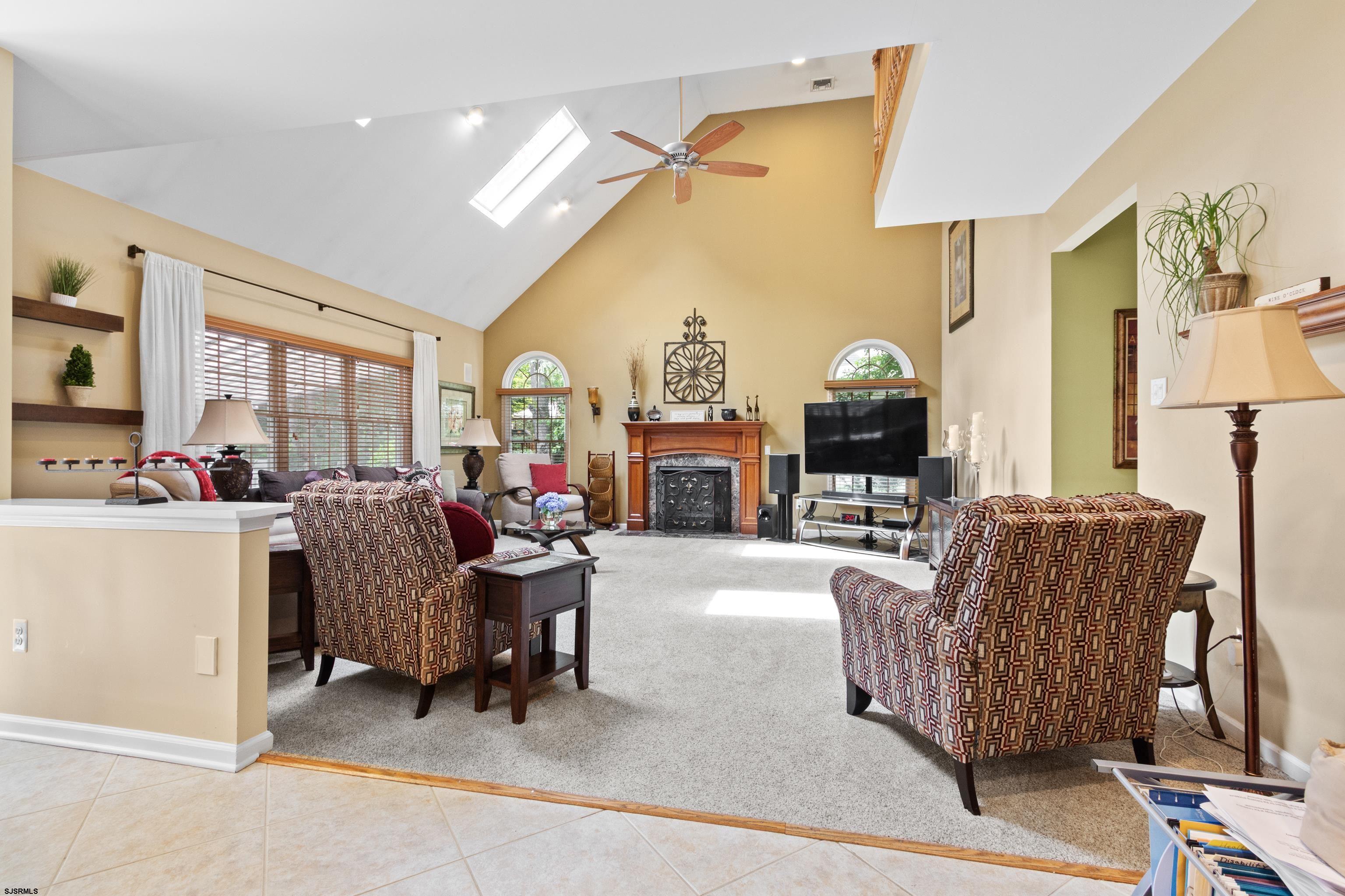 317 Island Ln