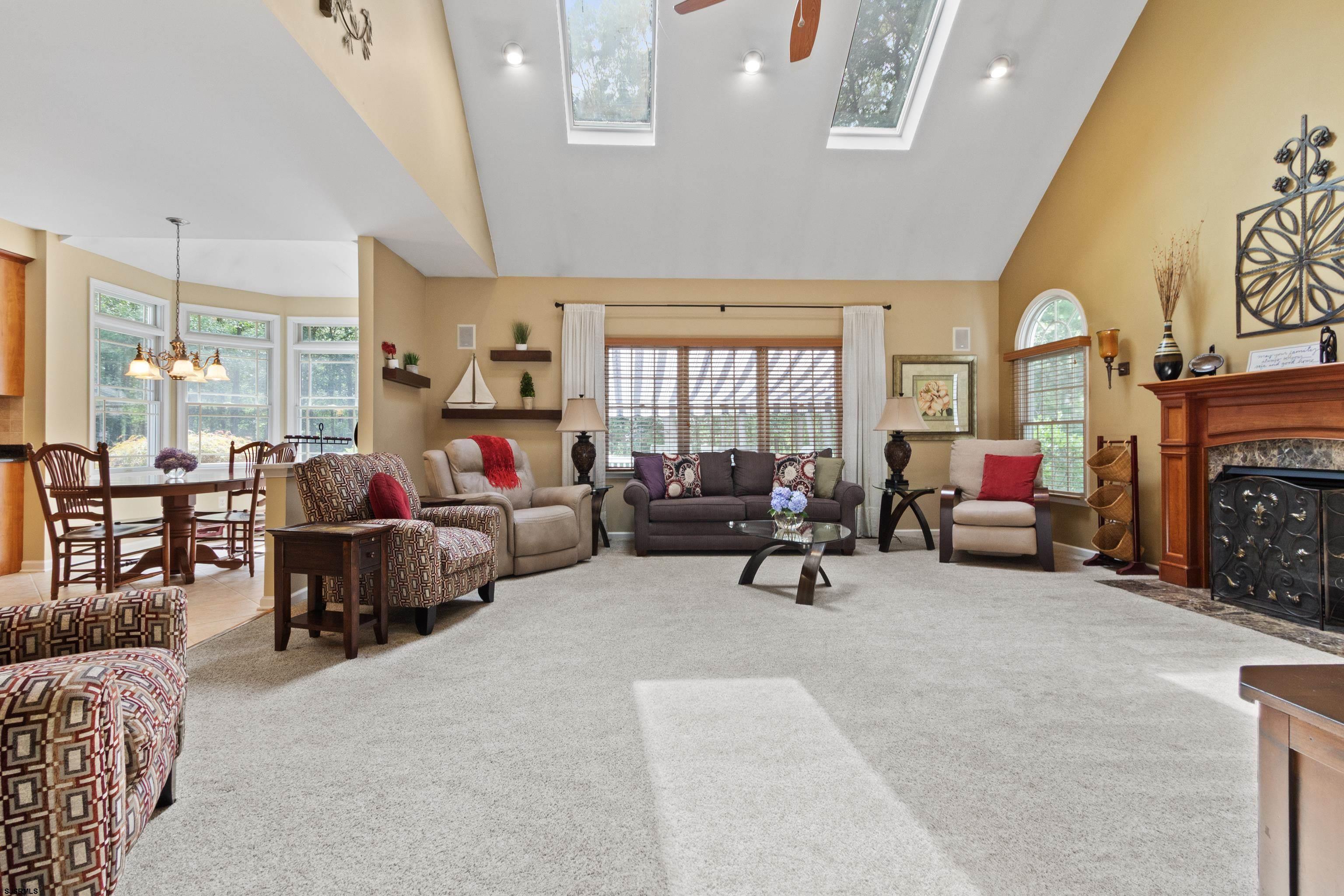 317 Island Ln
