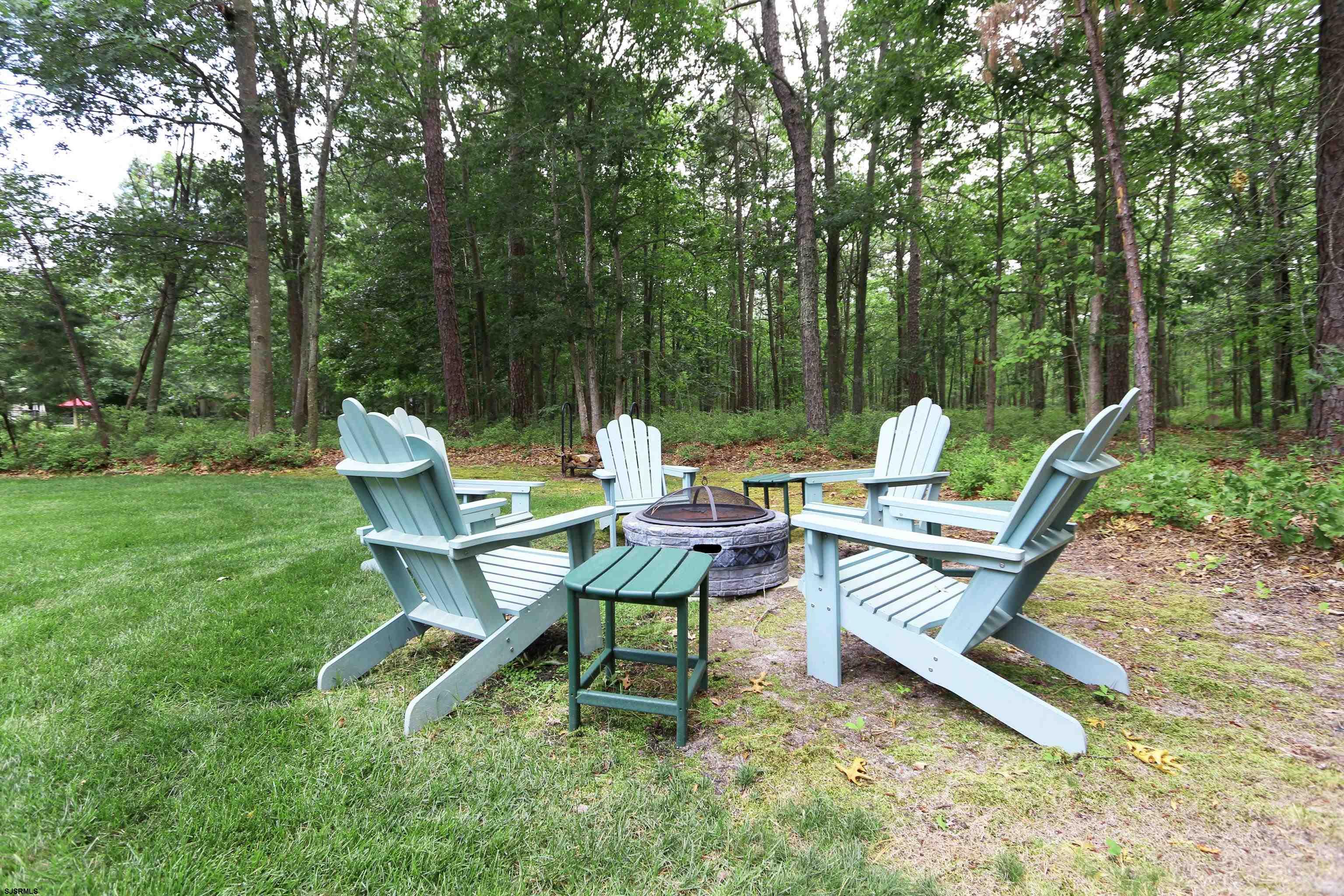 317 Island Ln