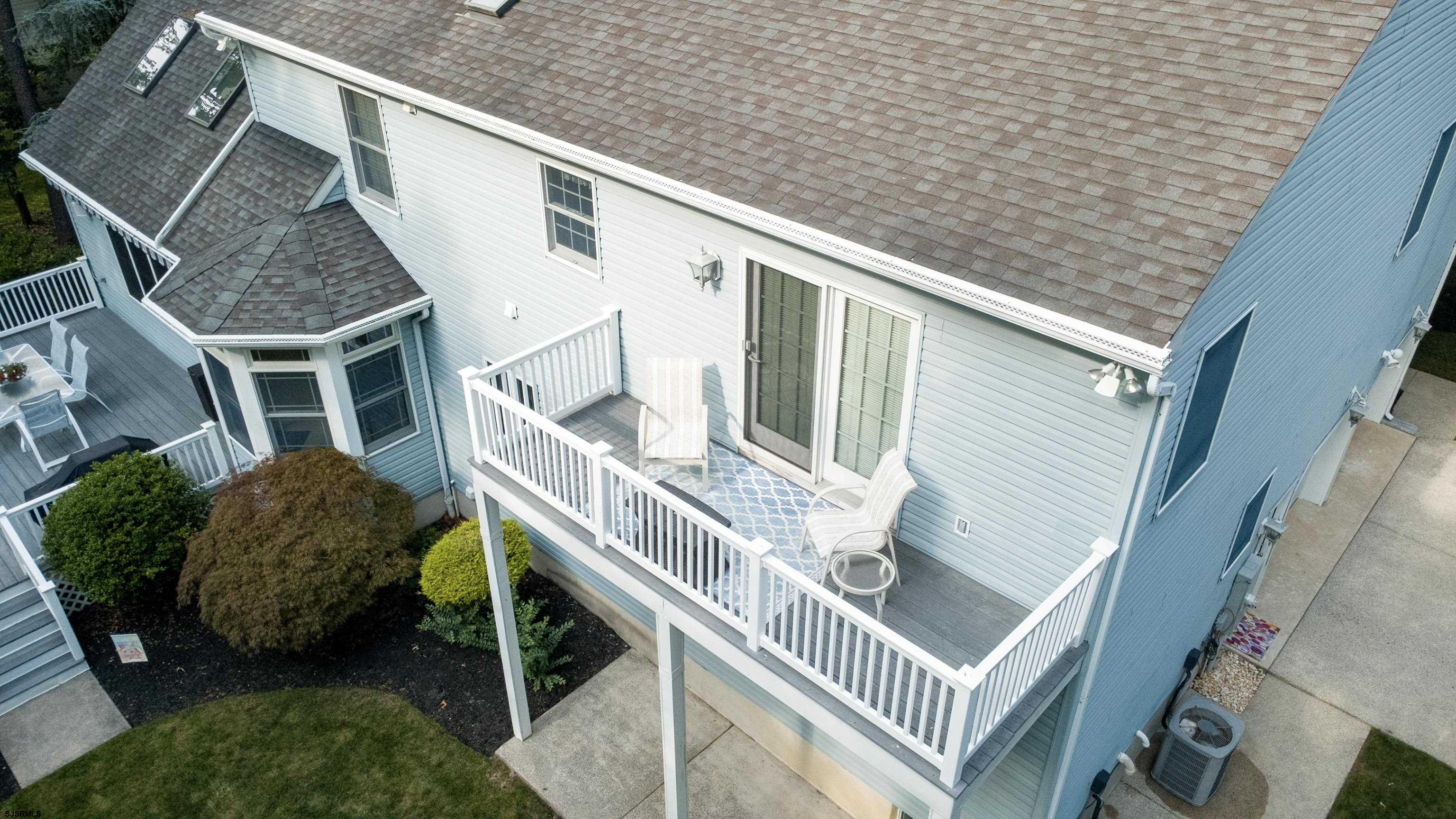 317 Island Ln