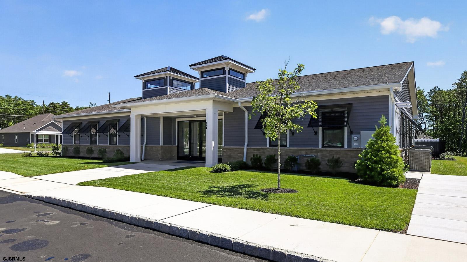 216 Huntington Dr