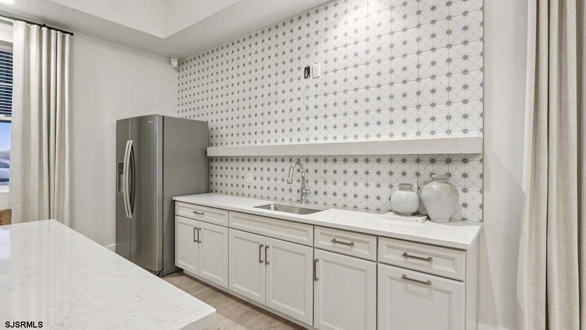 216 Huntington Dr
