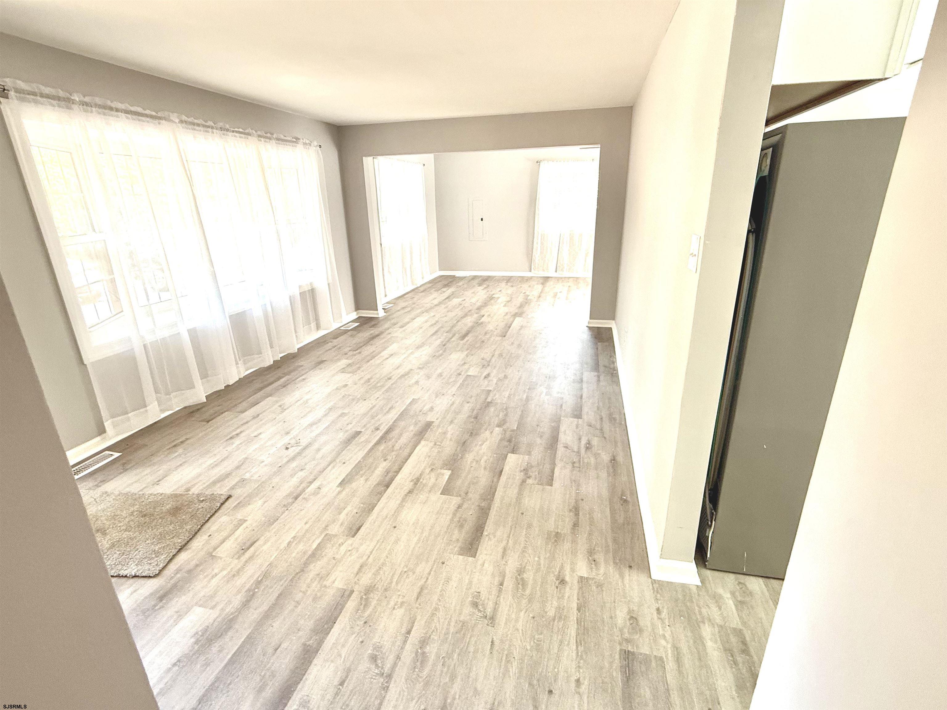 620 Salma Terrace - Picture 1