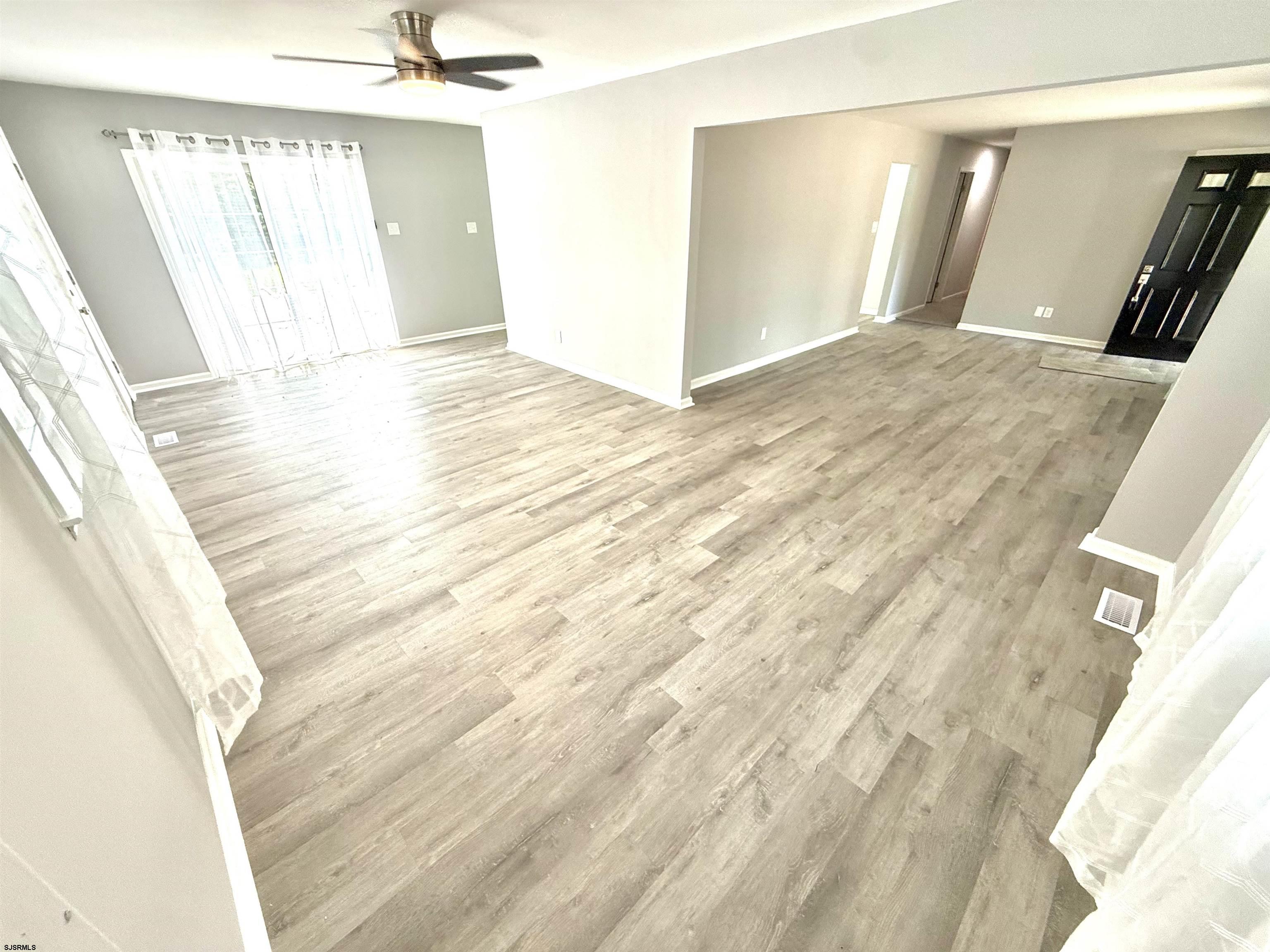 620 Salma Terrace - Picture 2
